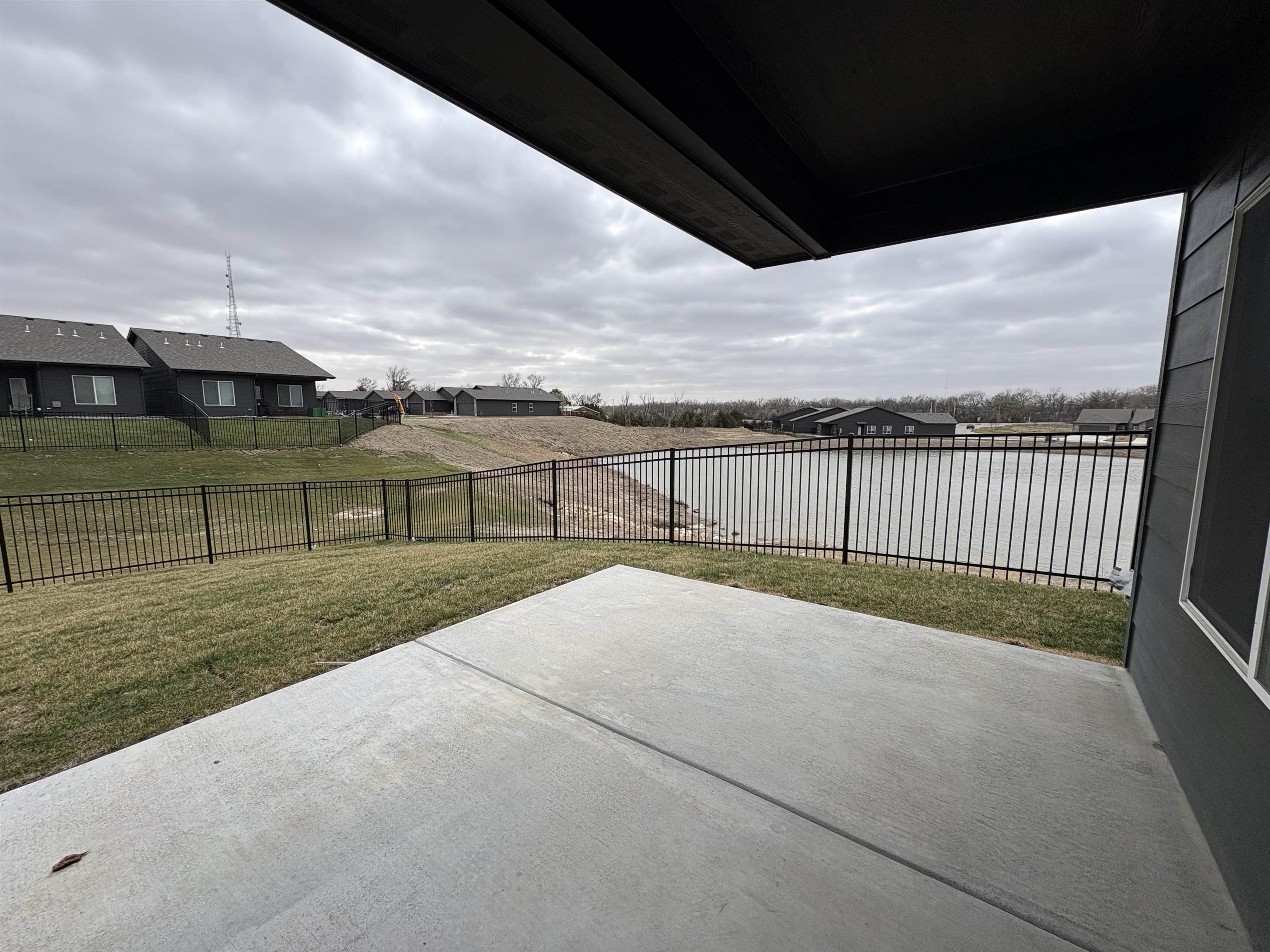 3425 E Thunder Property Photo 29
