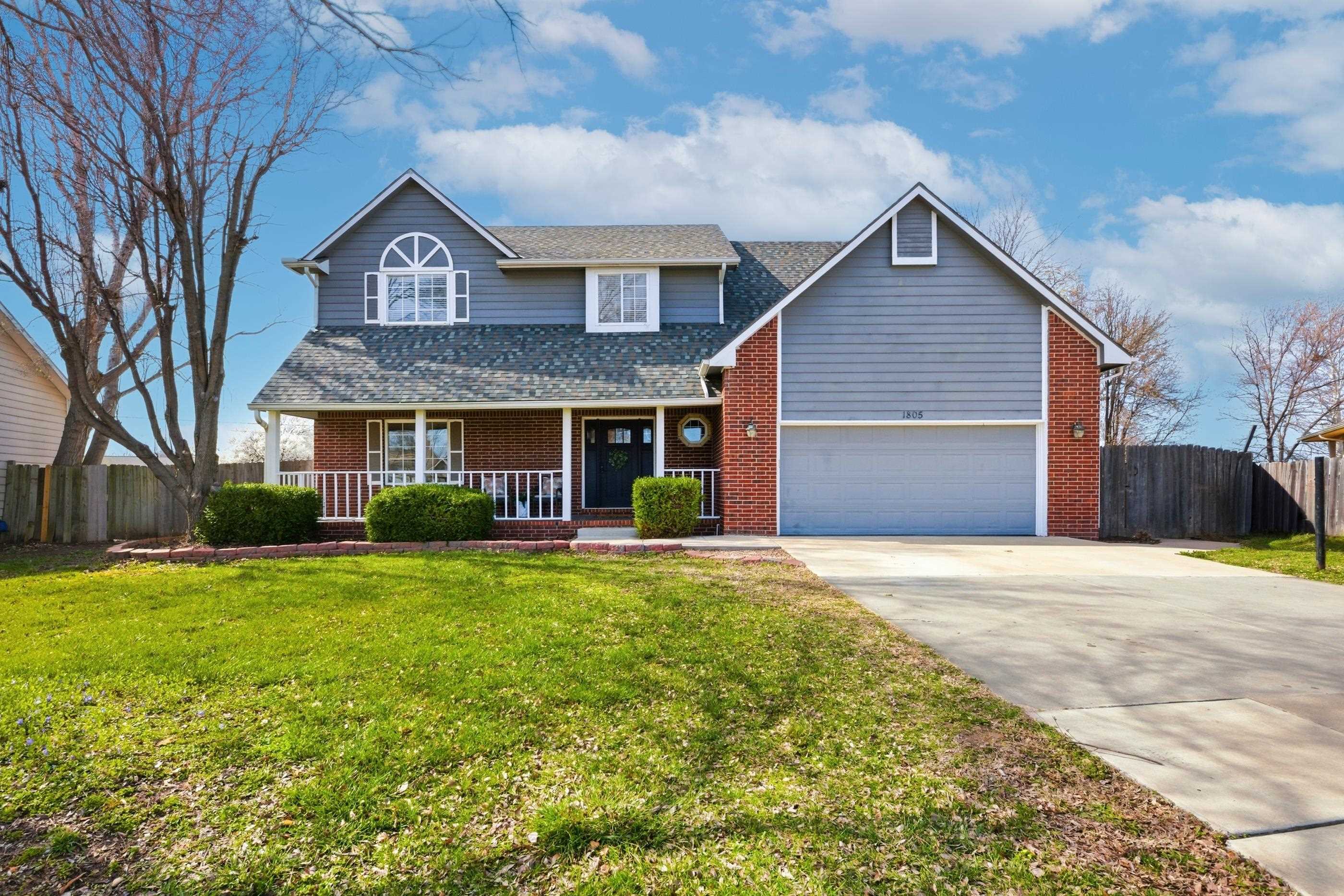 1805 S Hoyt Cir Property Photo 3