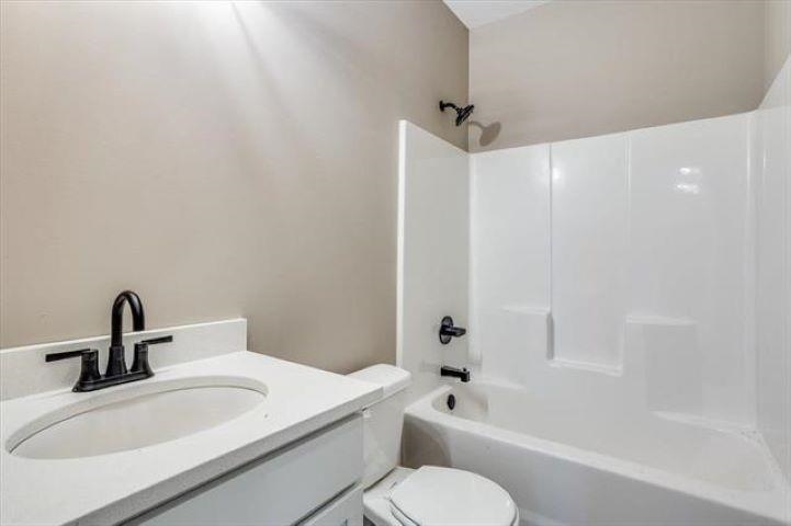 12836 W Wheatland St. Property Photo 10