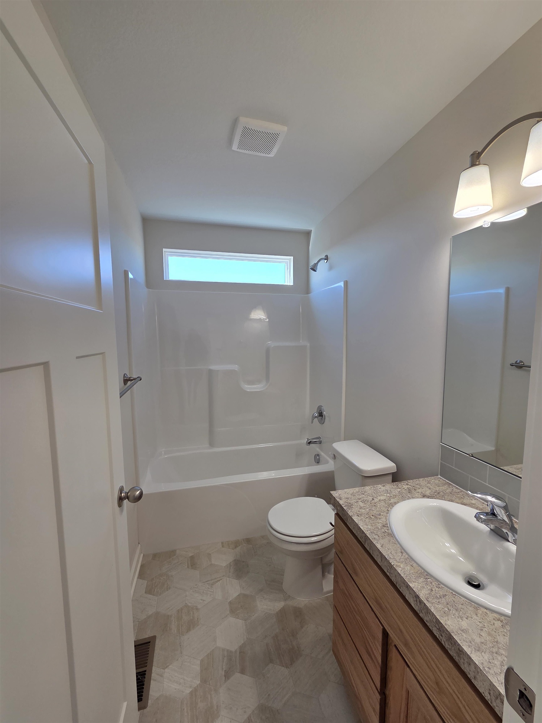 214 Summer Ct Property Photo 8