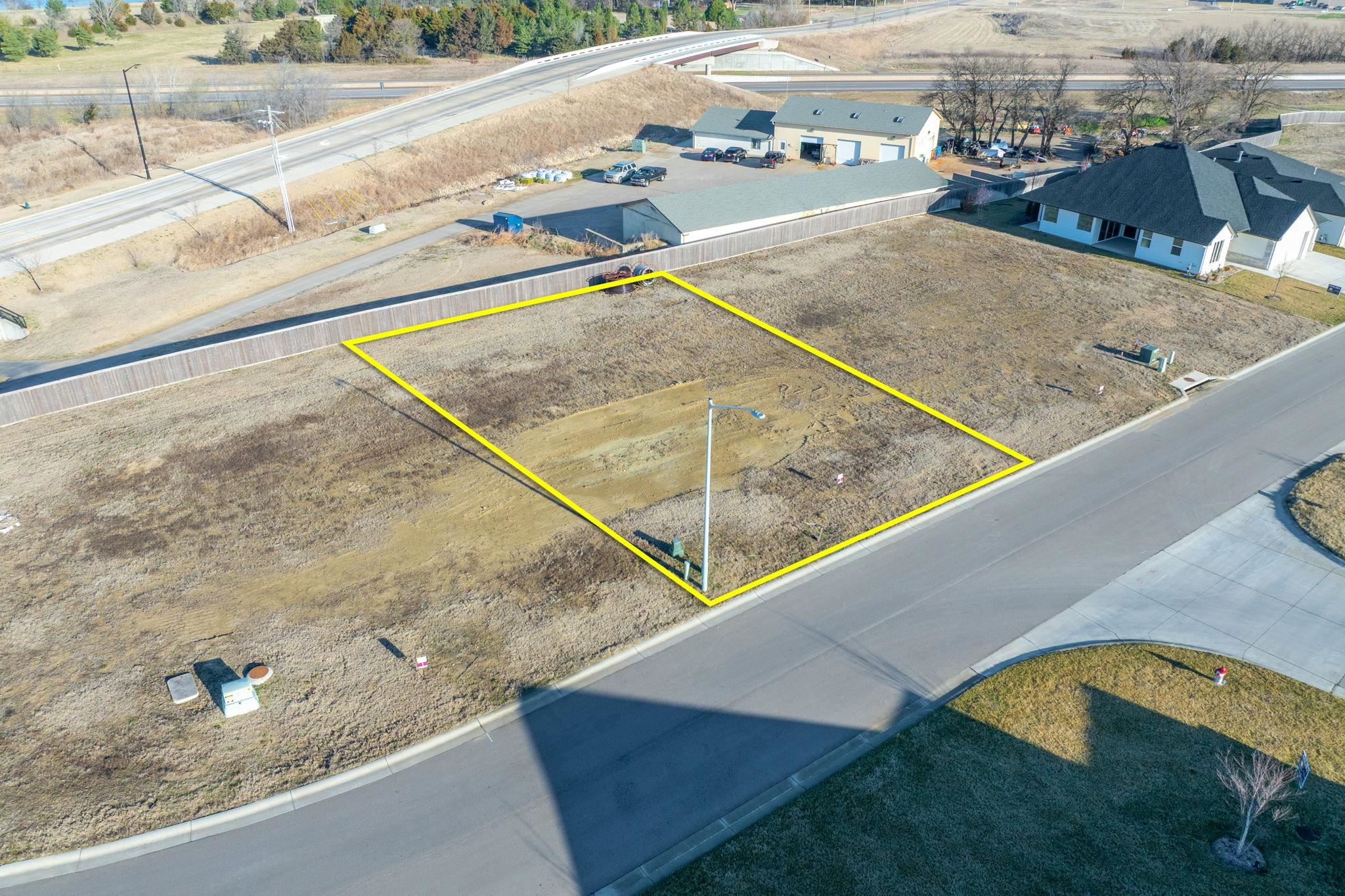 831 N Speyside Property Photo 1