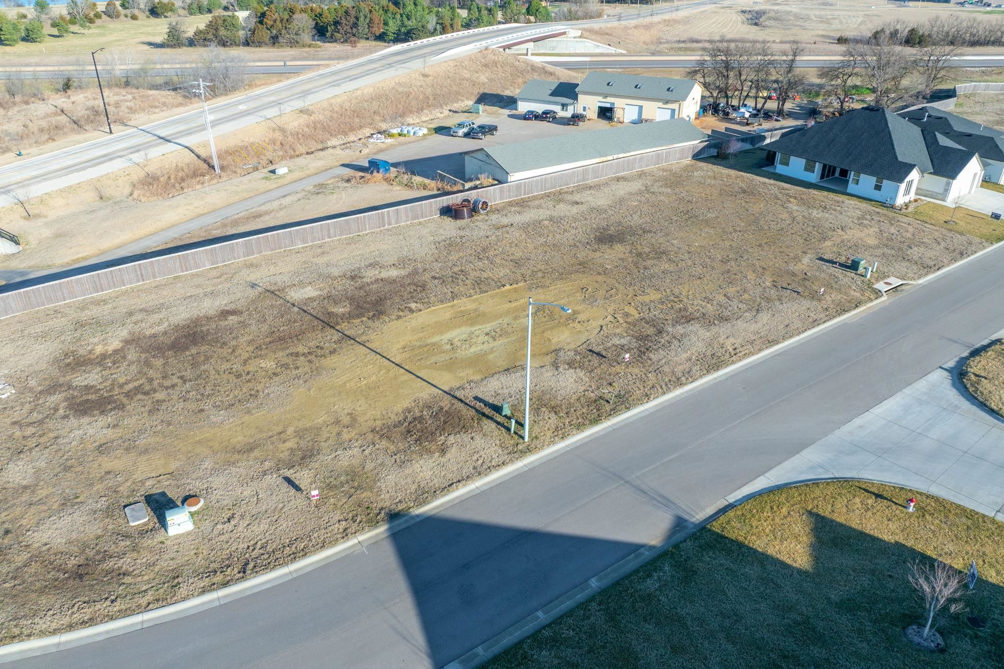 831 N Speyside Property Photo 3