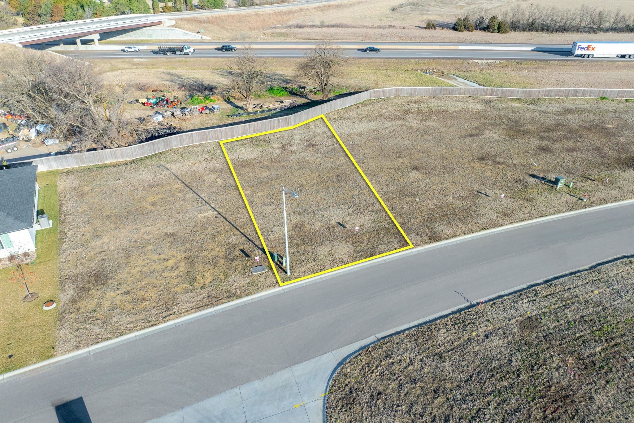 901 N Speyside Property Photo 1