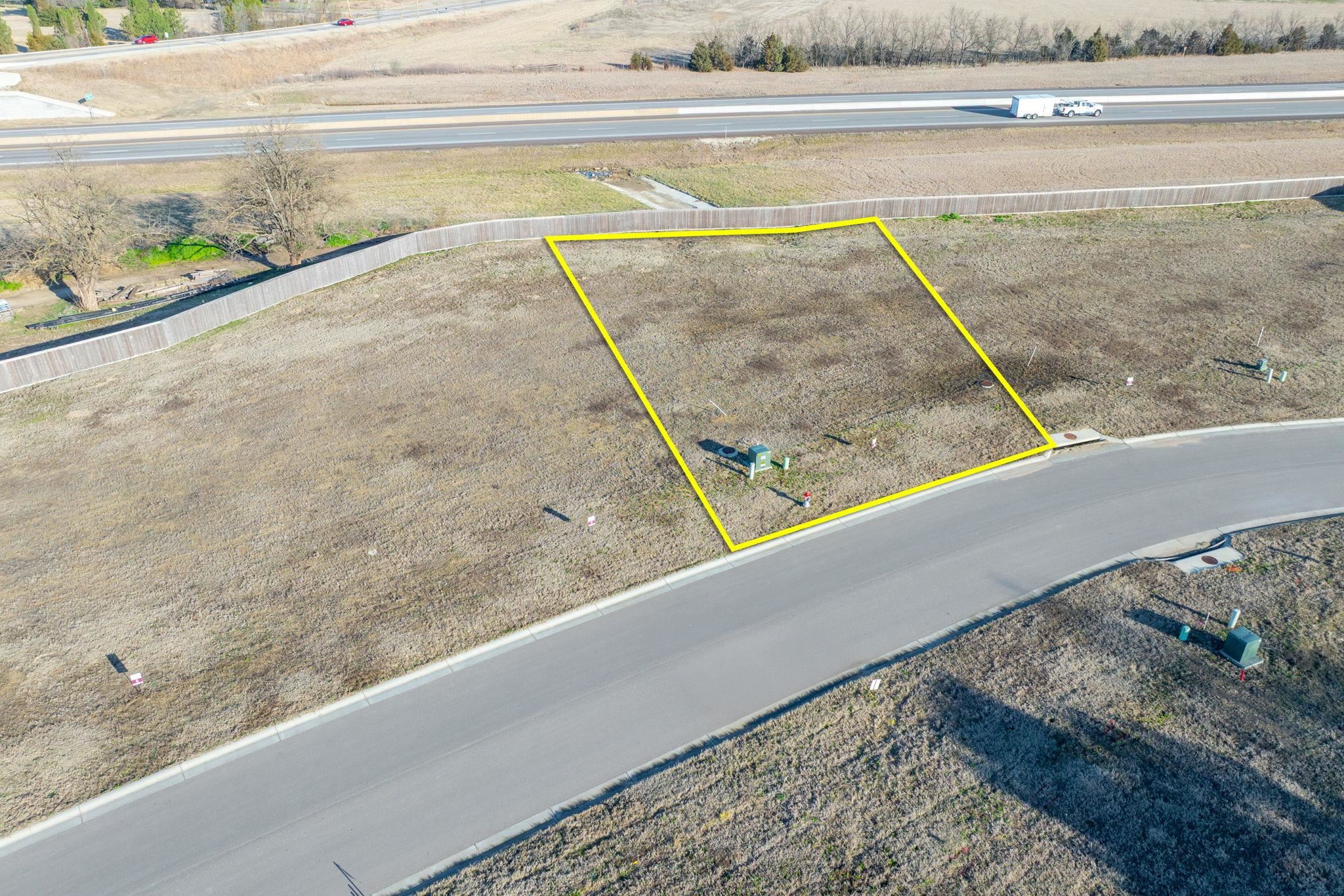 913 N Speyside Property Photo 1