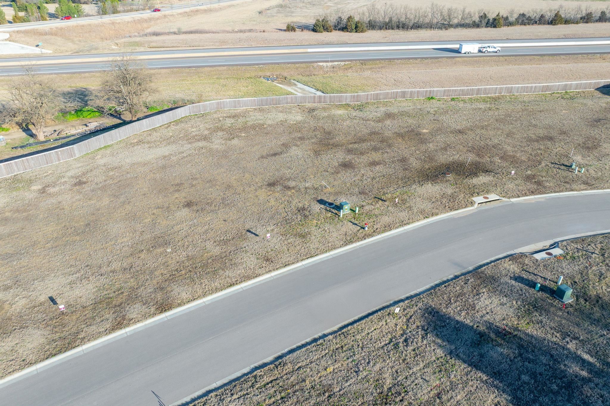 913 N Speyside Property Photo 2