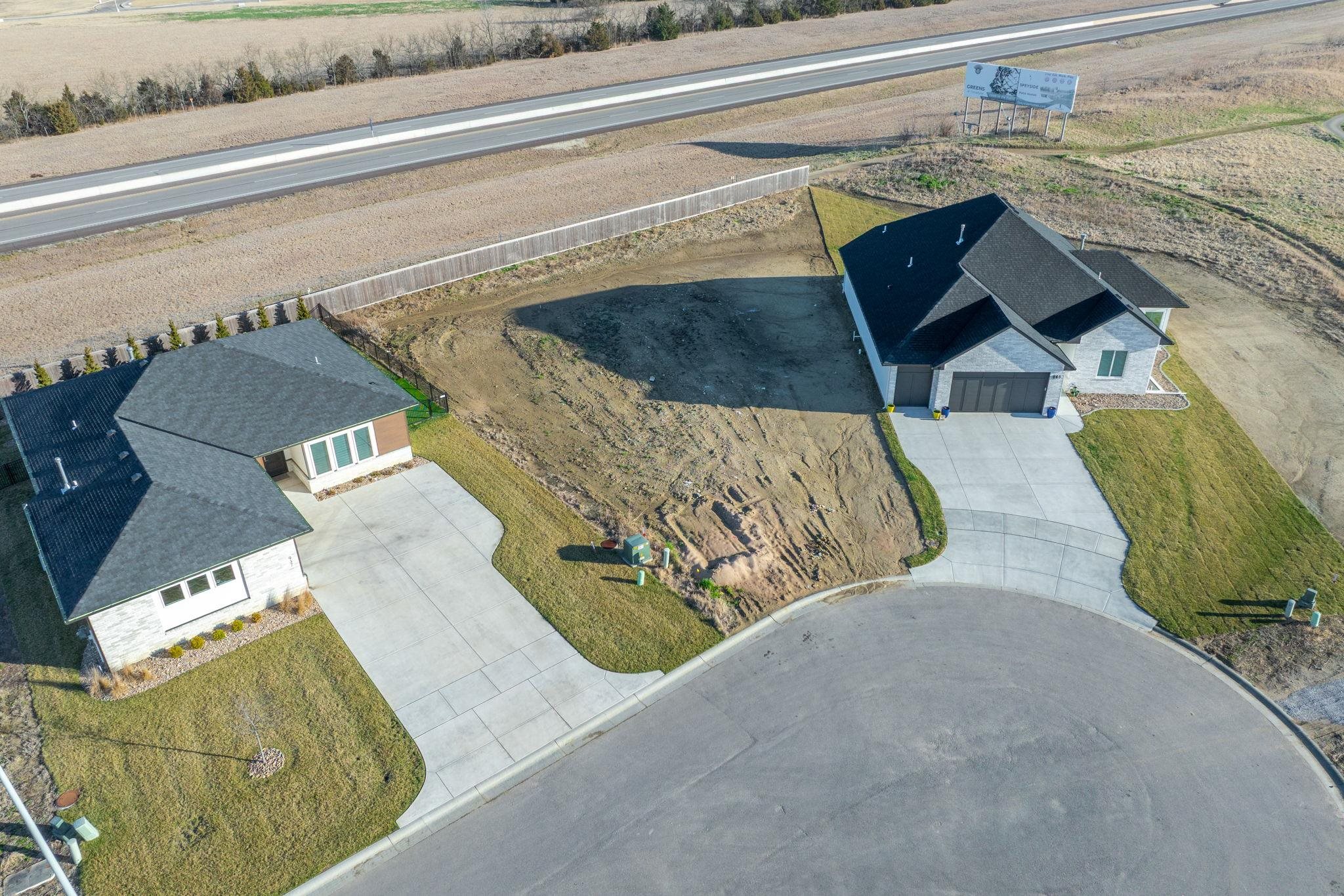 943 N Speyside Property Photo 3