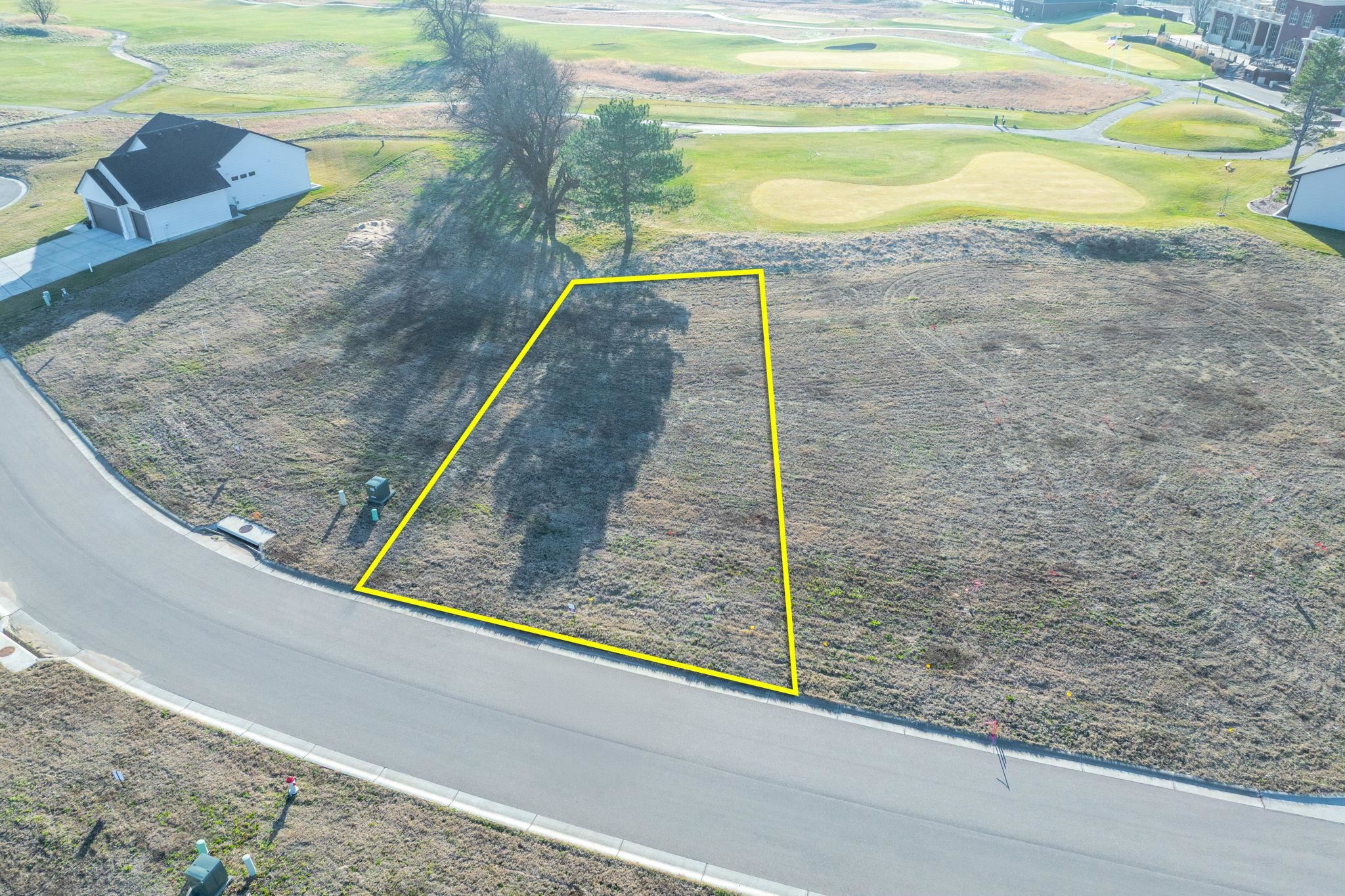900 N Speyside Property Photo 1