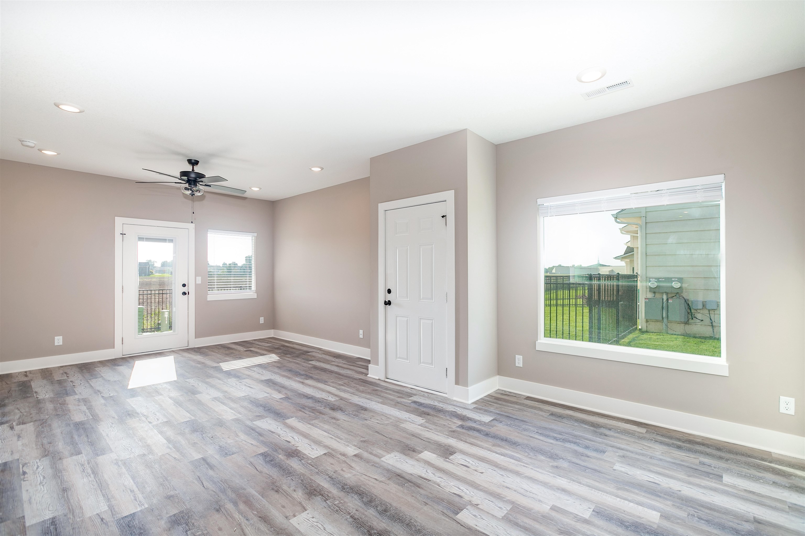 5503 N Sandkey Cir Property Photo 3
