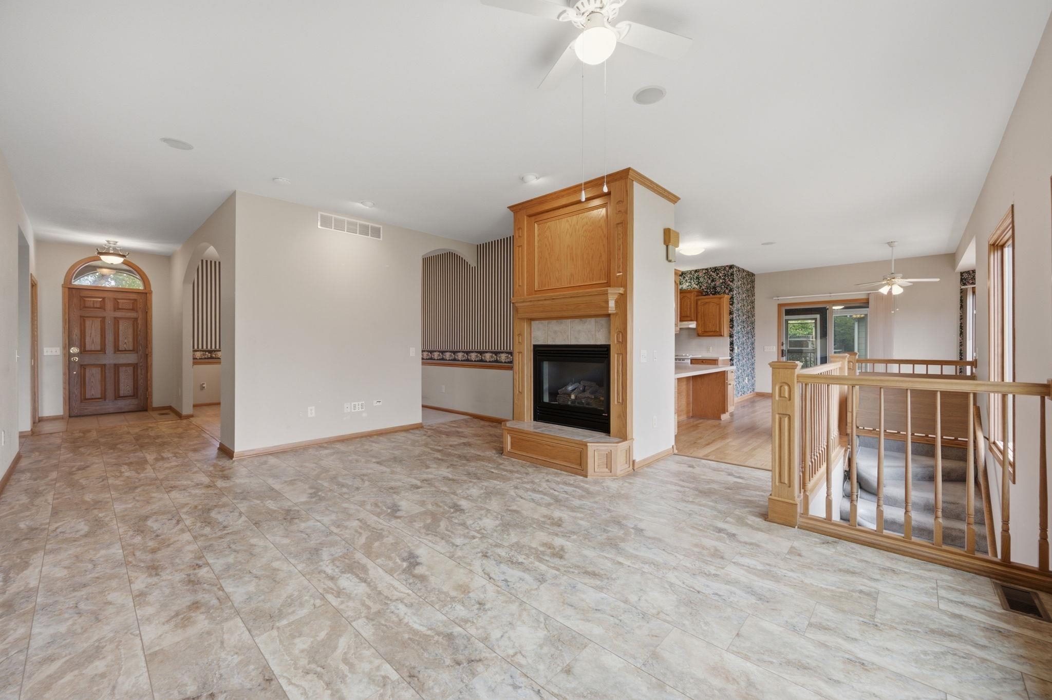 1660 E Kay St Property Photo 4