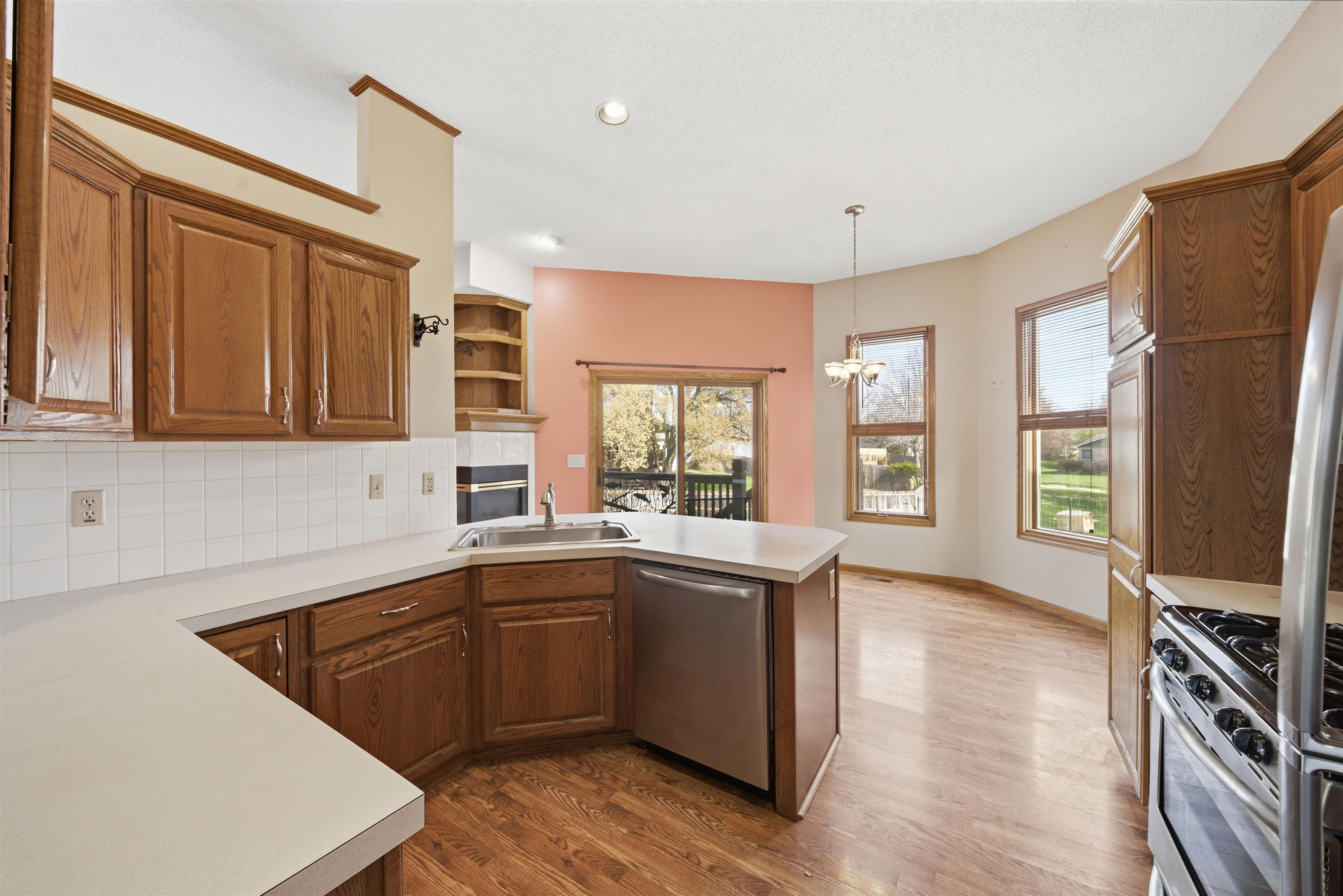110 N Karren Ct Property Photo 6
