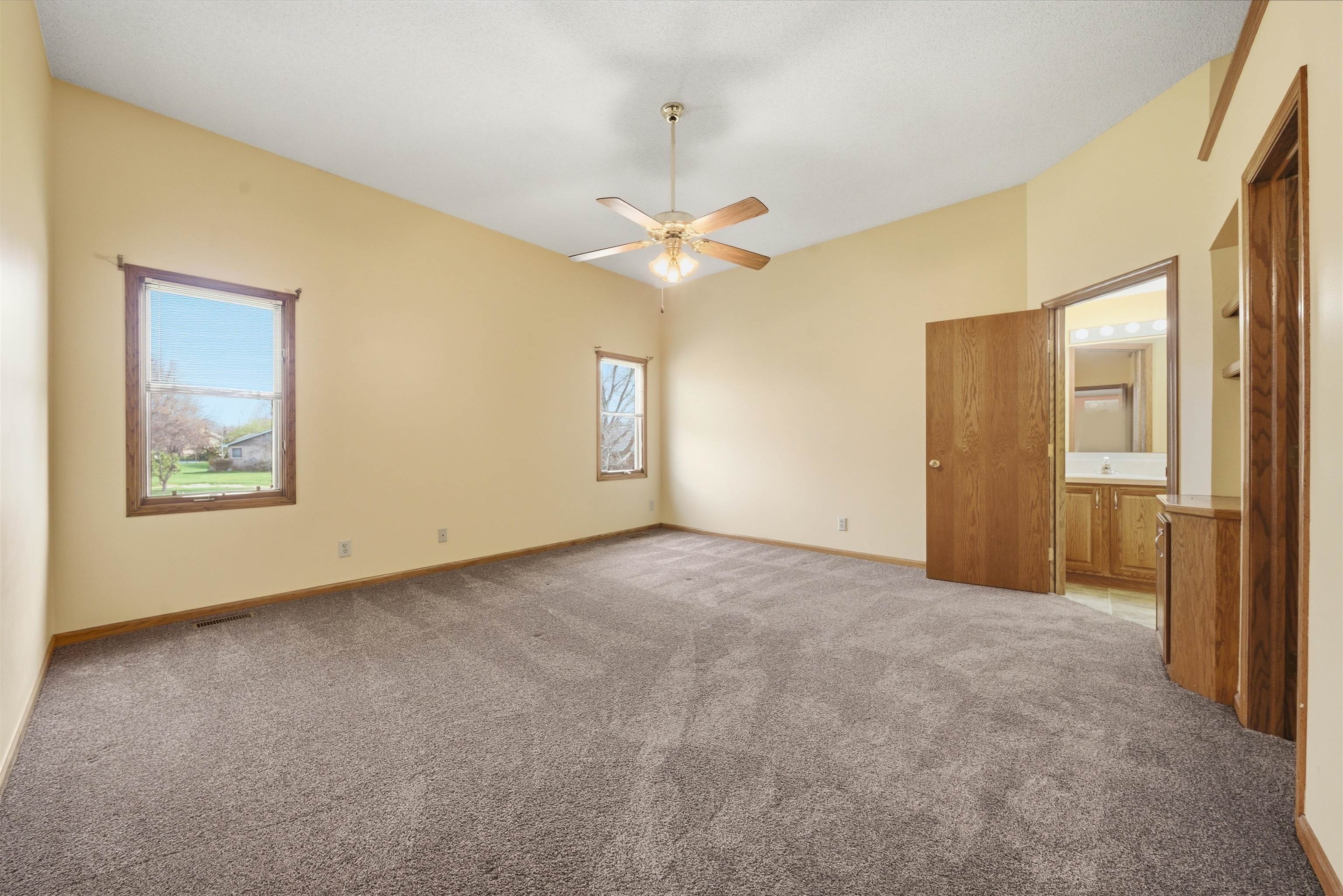 110 N Karren Ct Property Photo 13