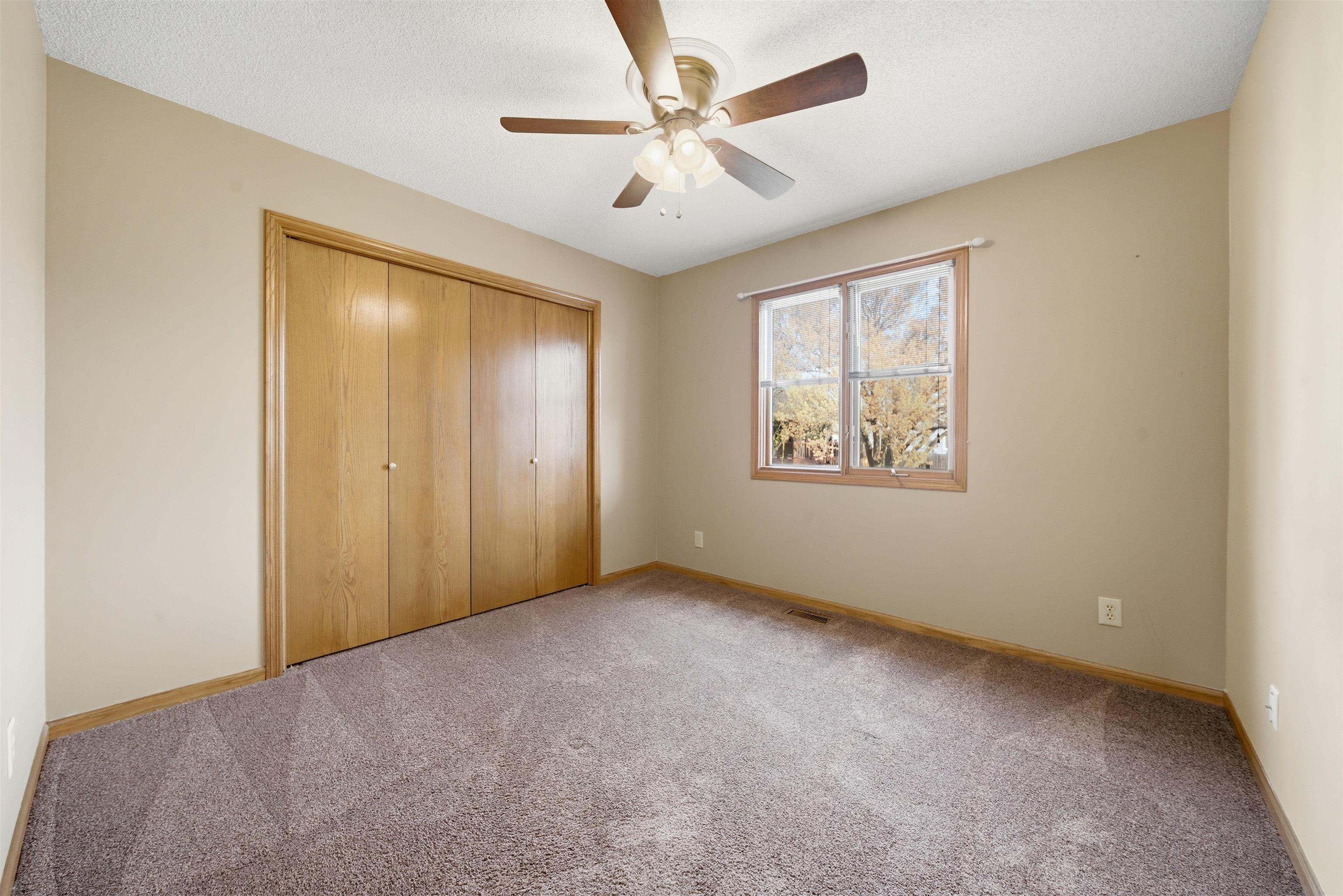 110 N Karren Ct Property Photo 18