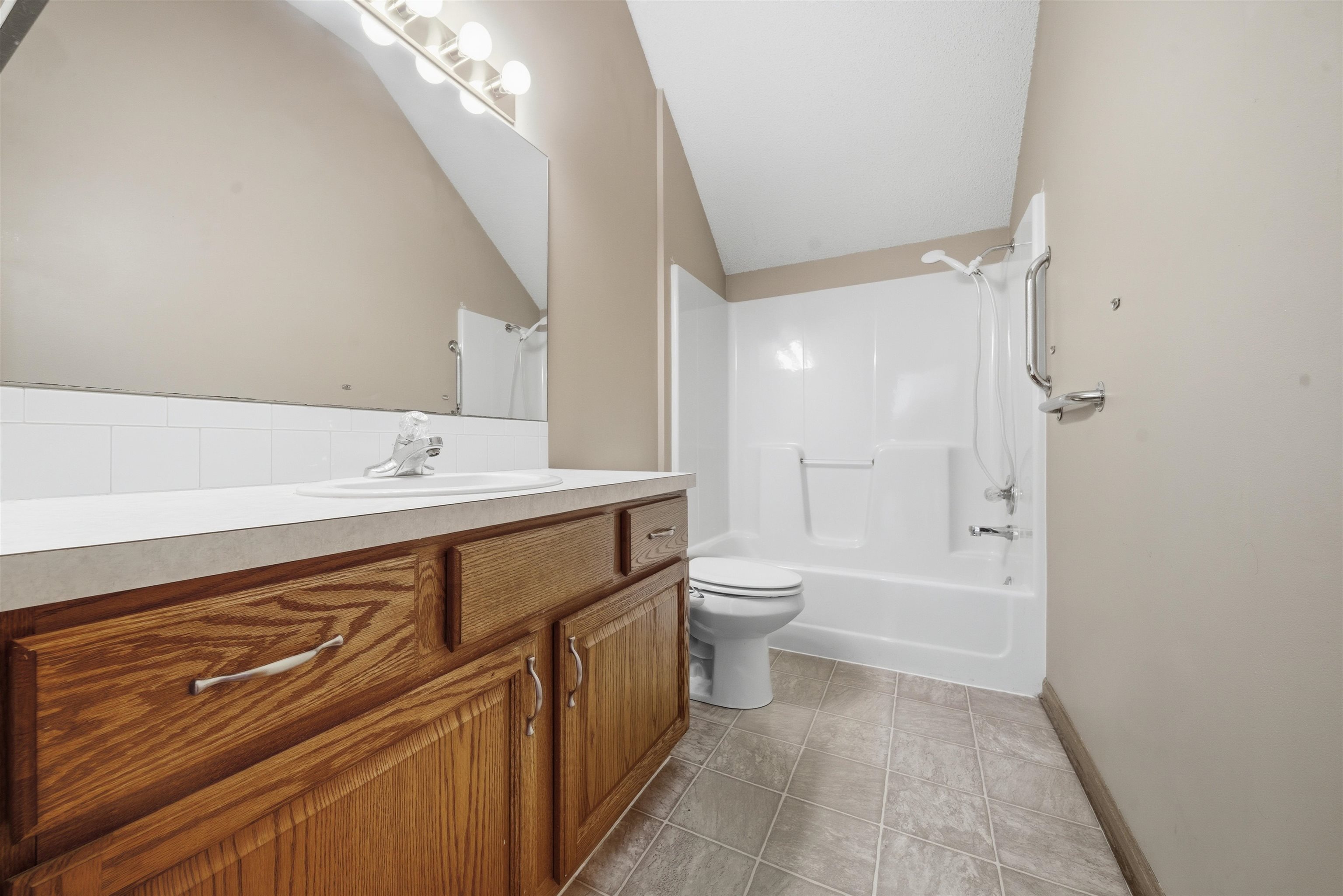 110 N Karren Ct Property Photo 19