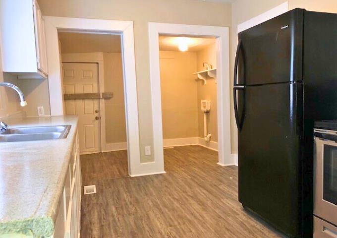 641 S Ellis St. Property Photo 4