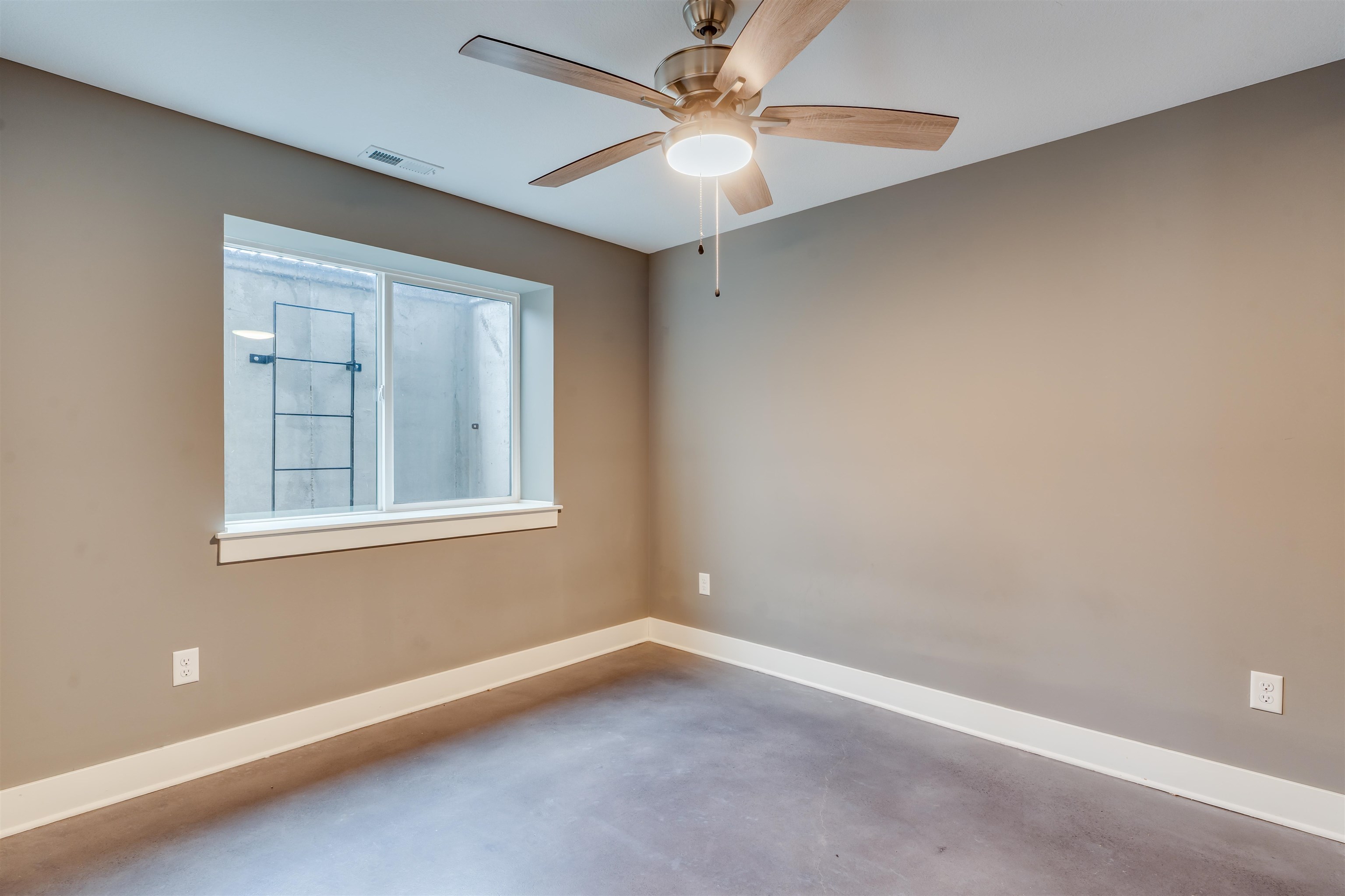 3413 S Capri Property Photo 26