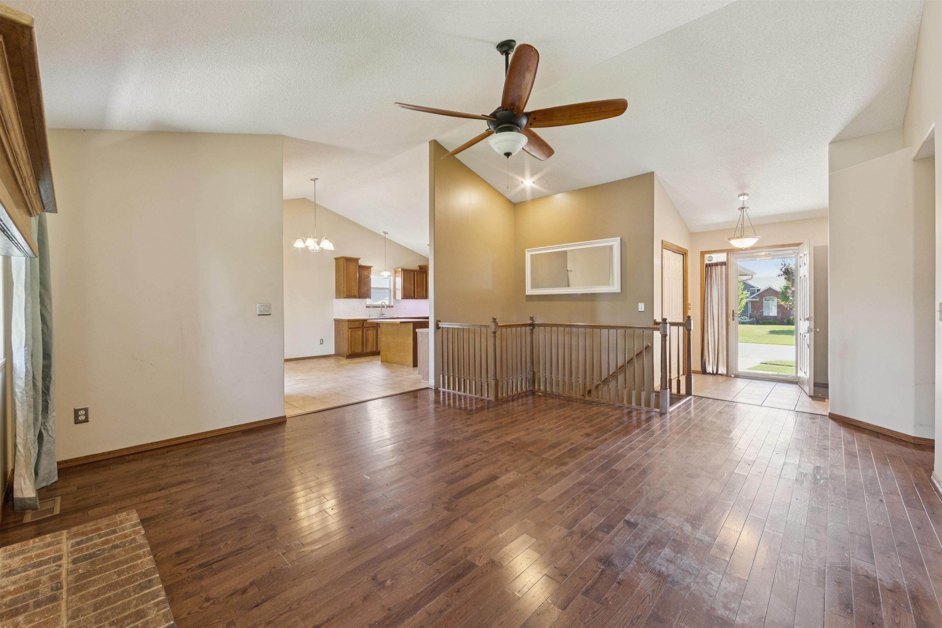 3505 N High Pt Property Photo 4