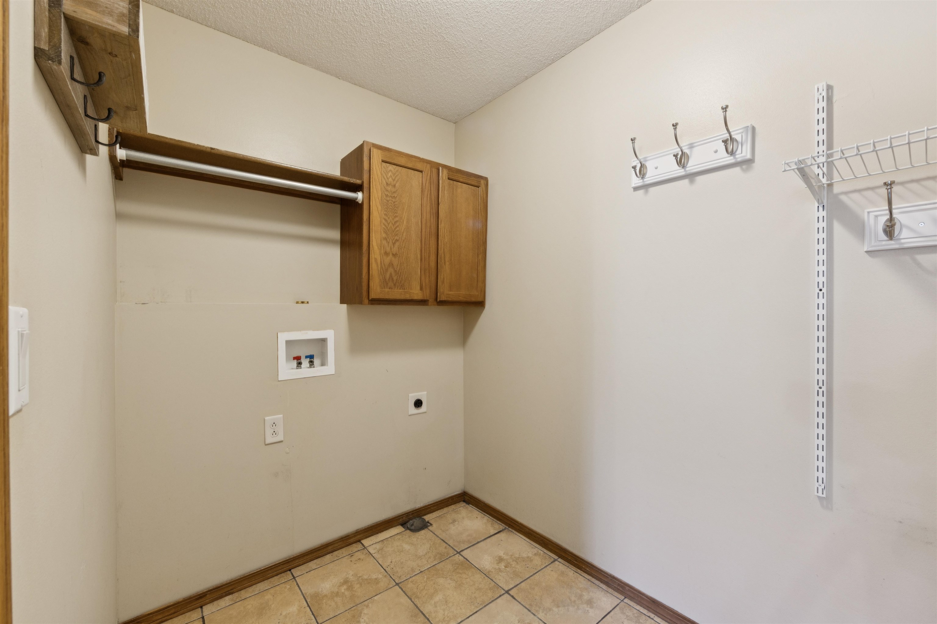 3505 N High Pt Property Photo 11