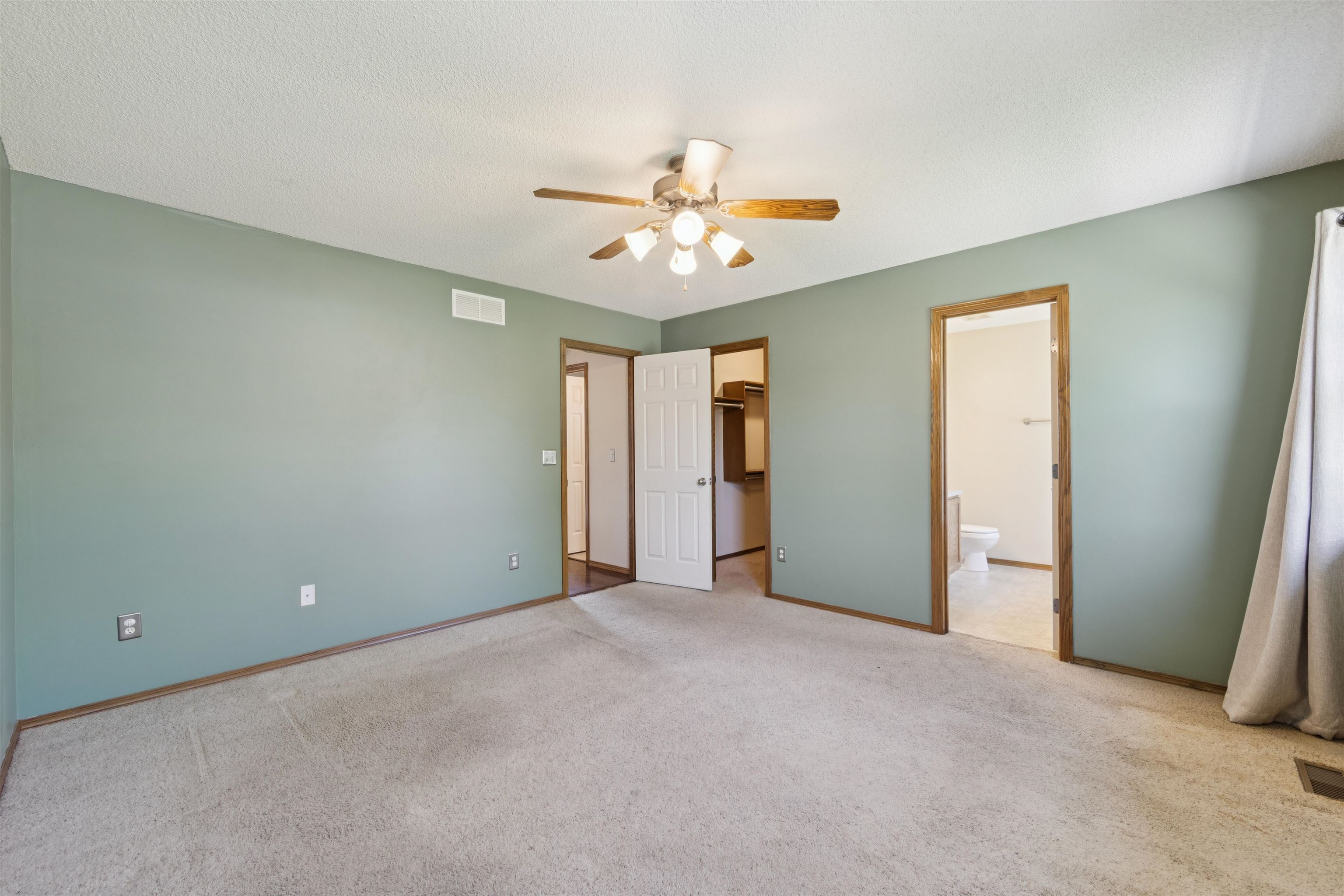3505 N High Pt Property Photo 13