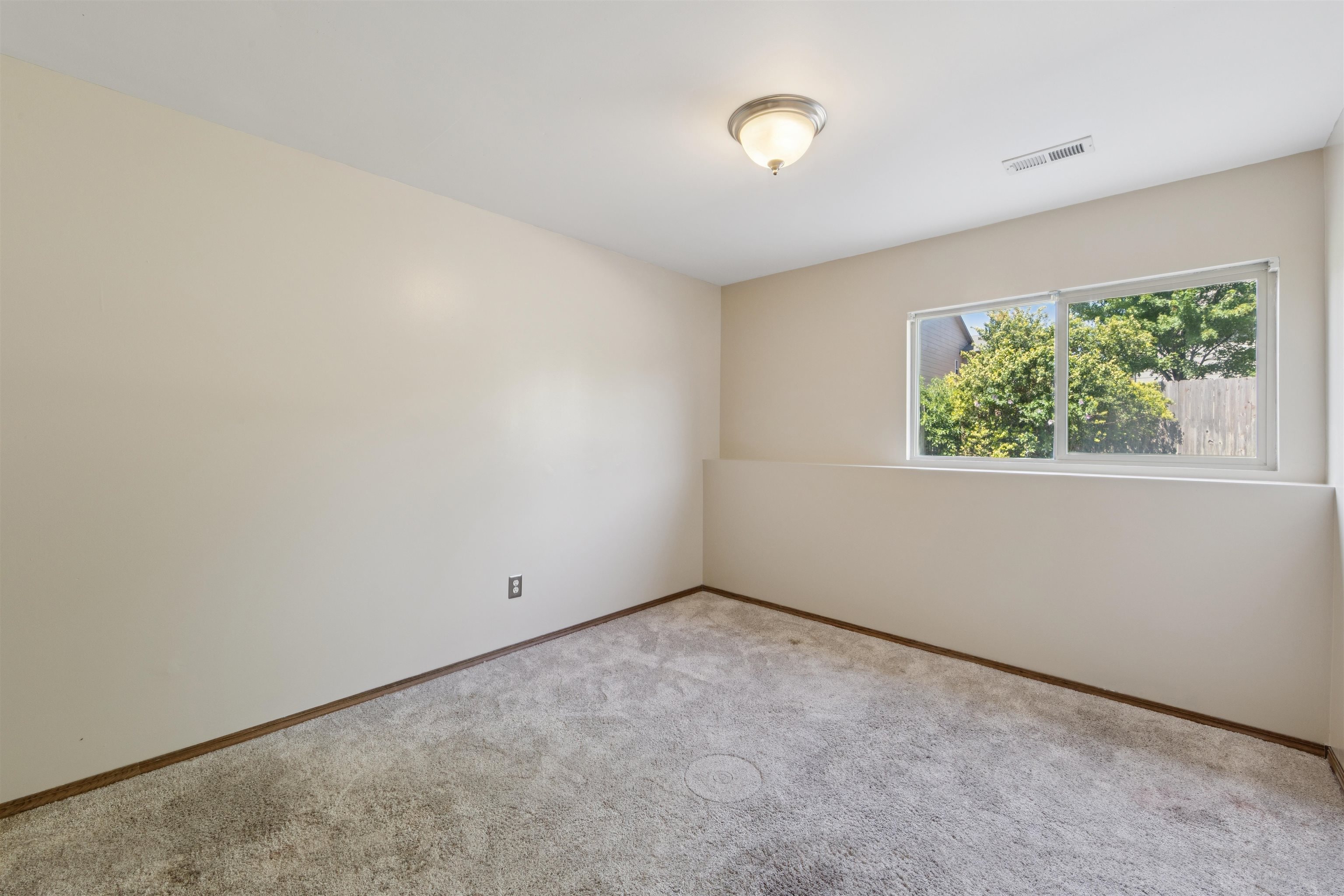 3505 N High Pt Property Photo 22