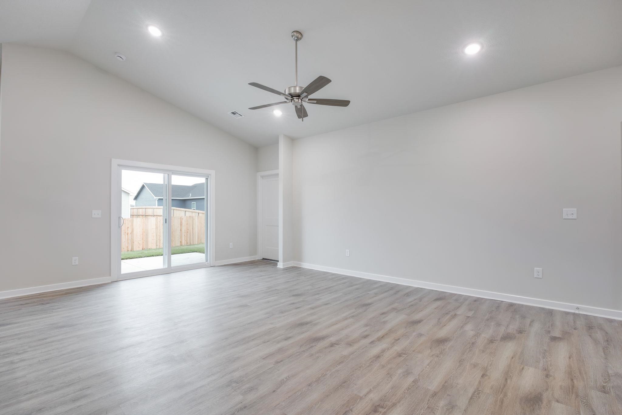 1794 W Redbud Lane Property Photo 7