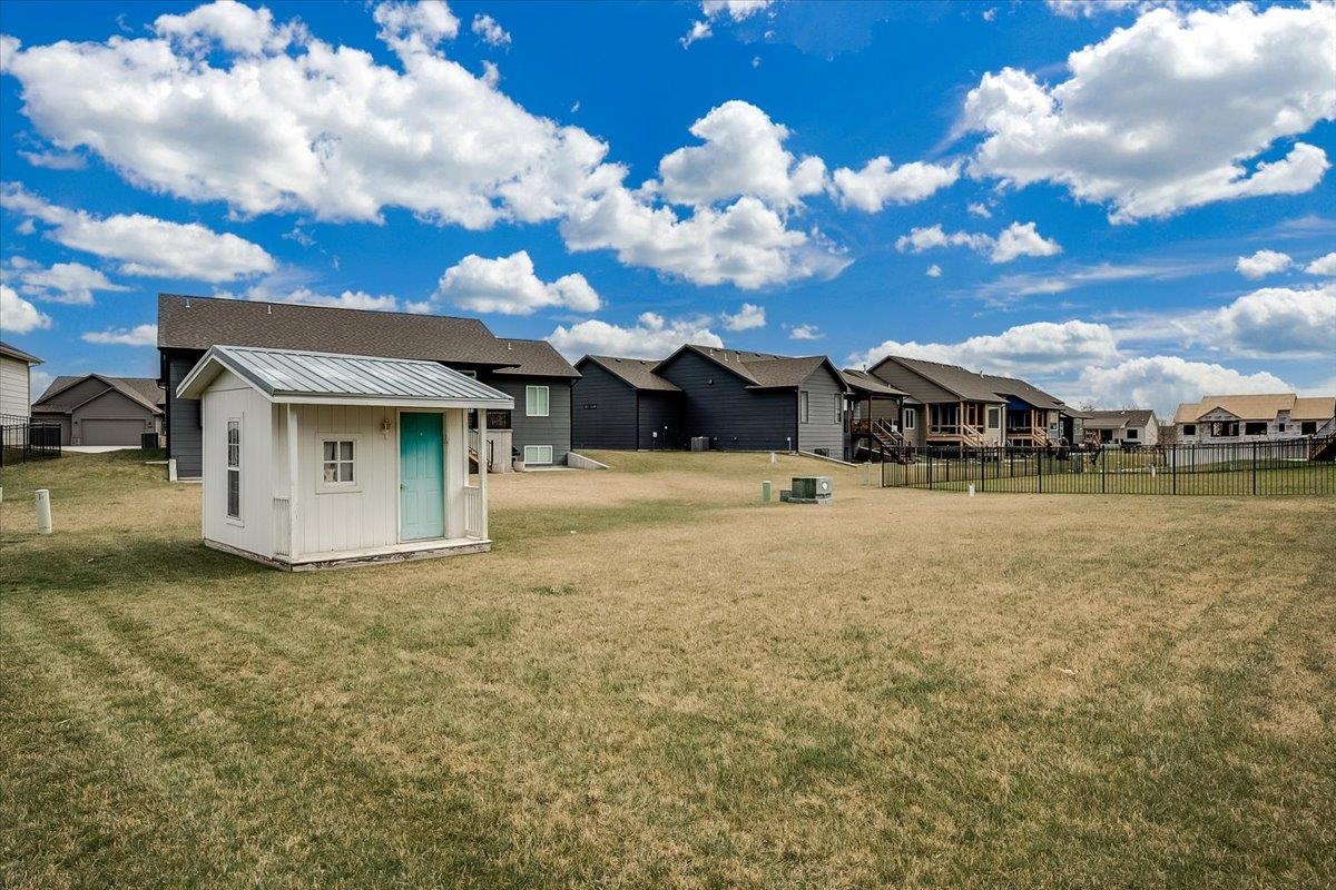 2604 N Pebble Property Photo 31