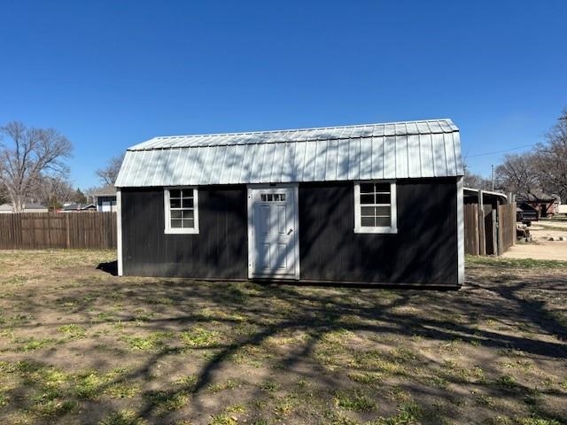 108 E 5th St Property Photo 21