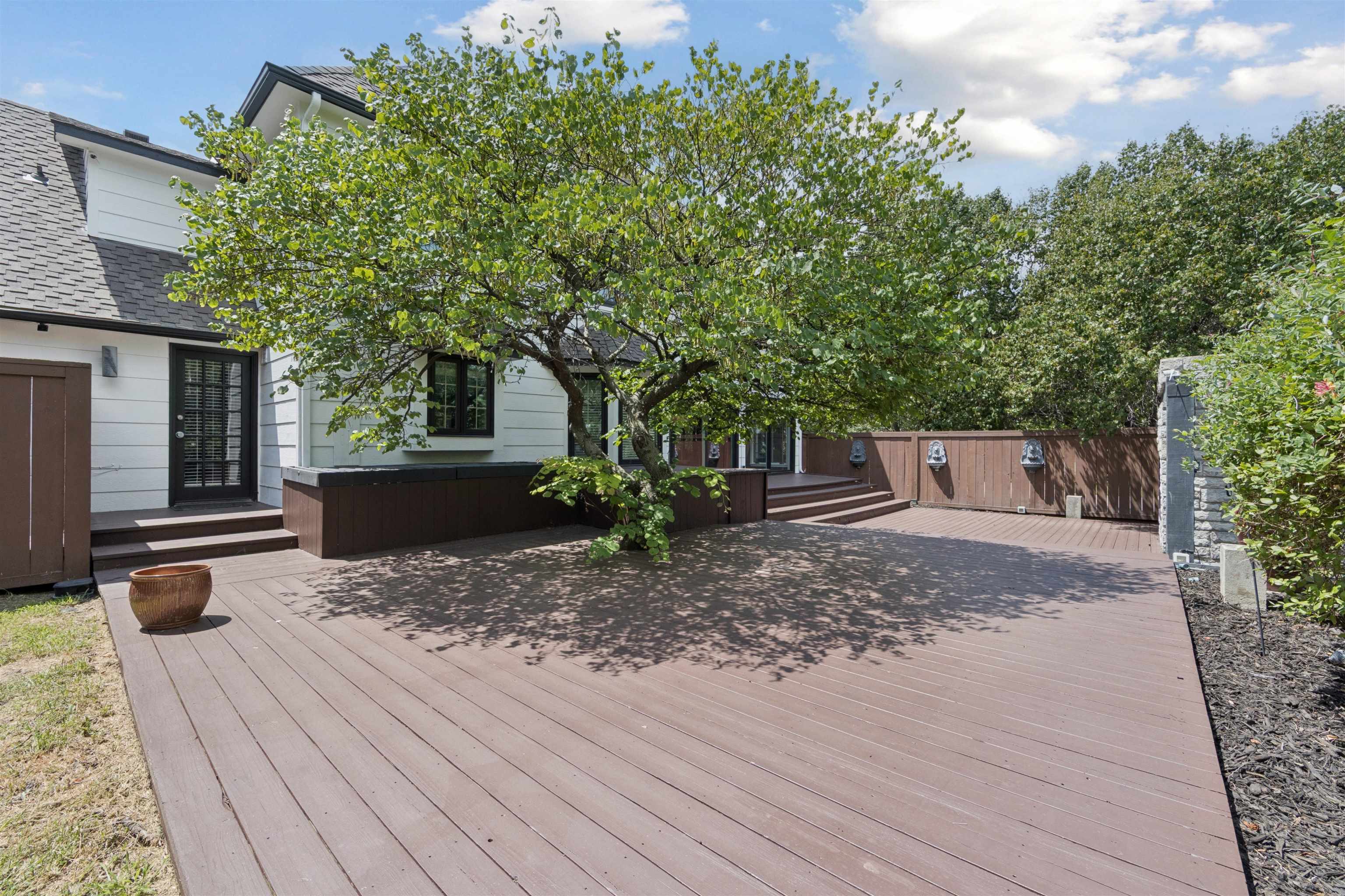 914 N Cypress Ct Property Photo 30