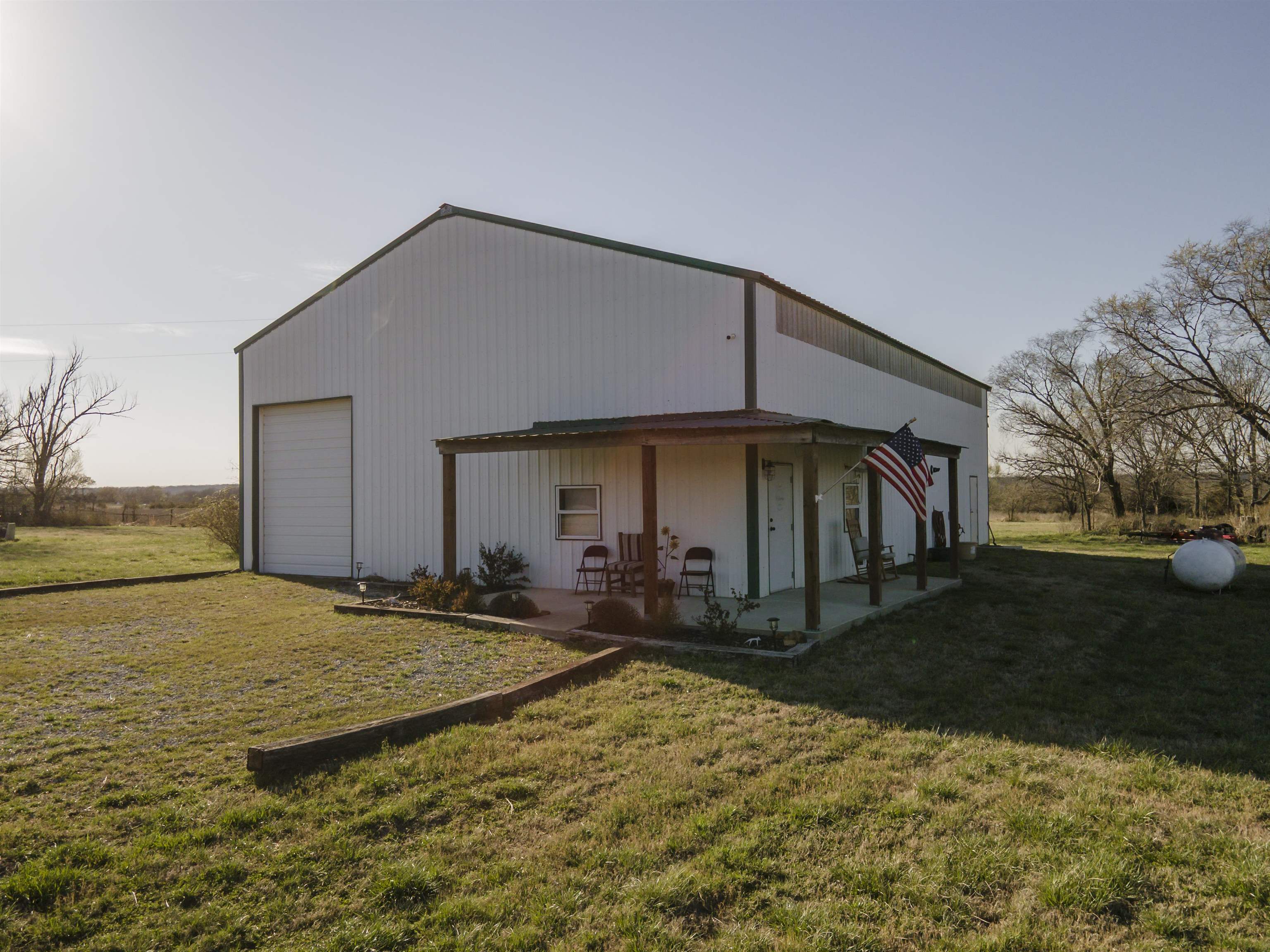 3086 Saddle Road Property Photo 6