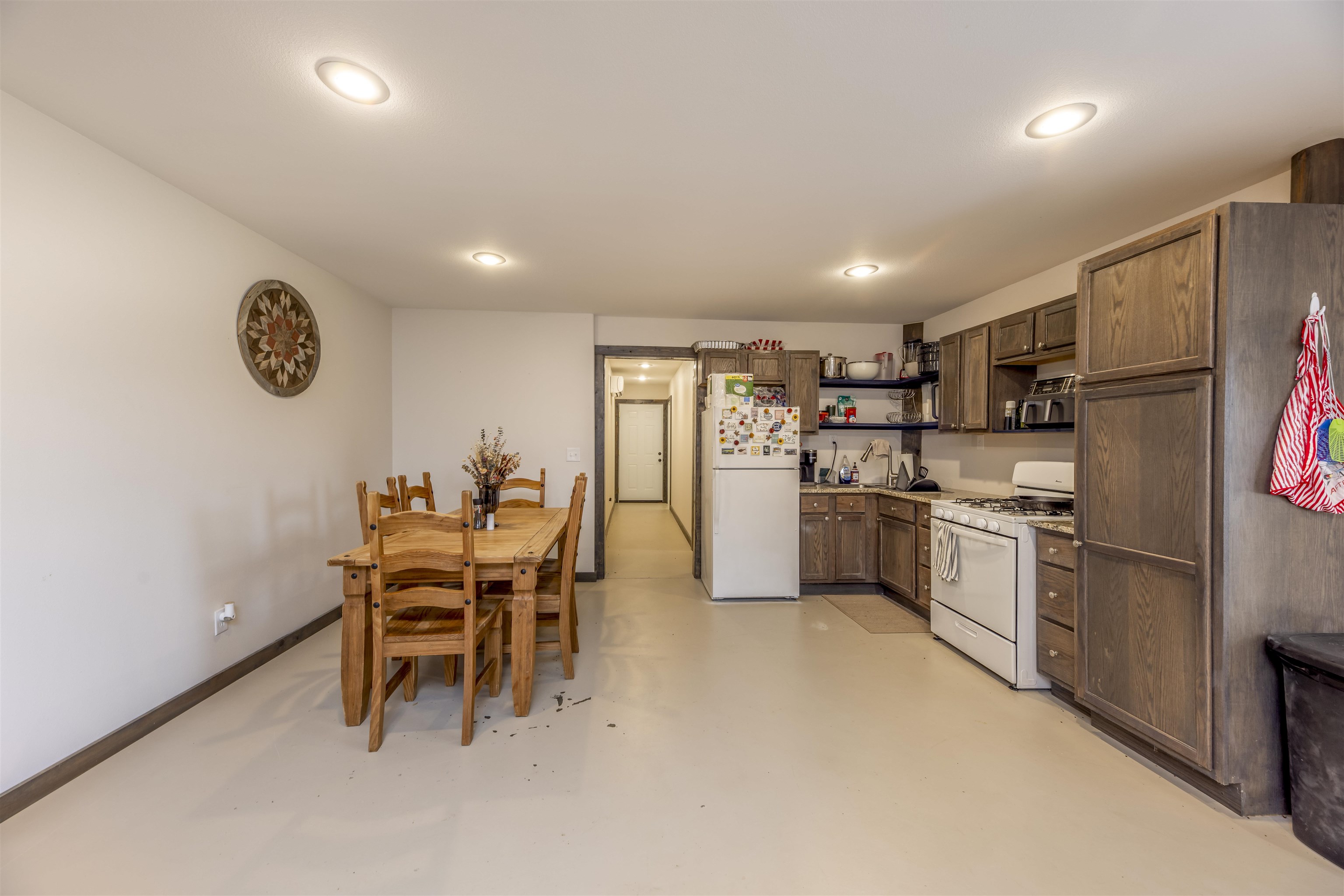 3086 Saddle Road Property Photo 15