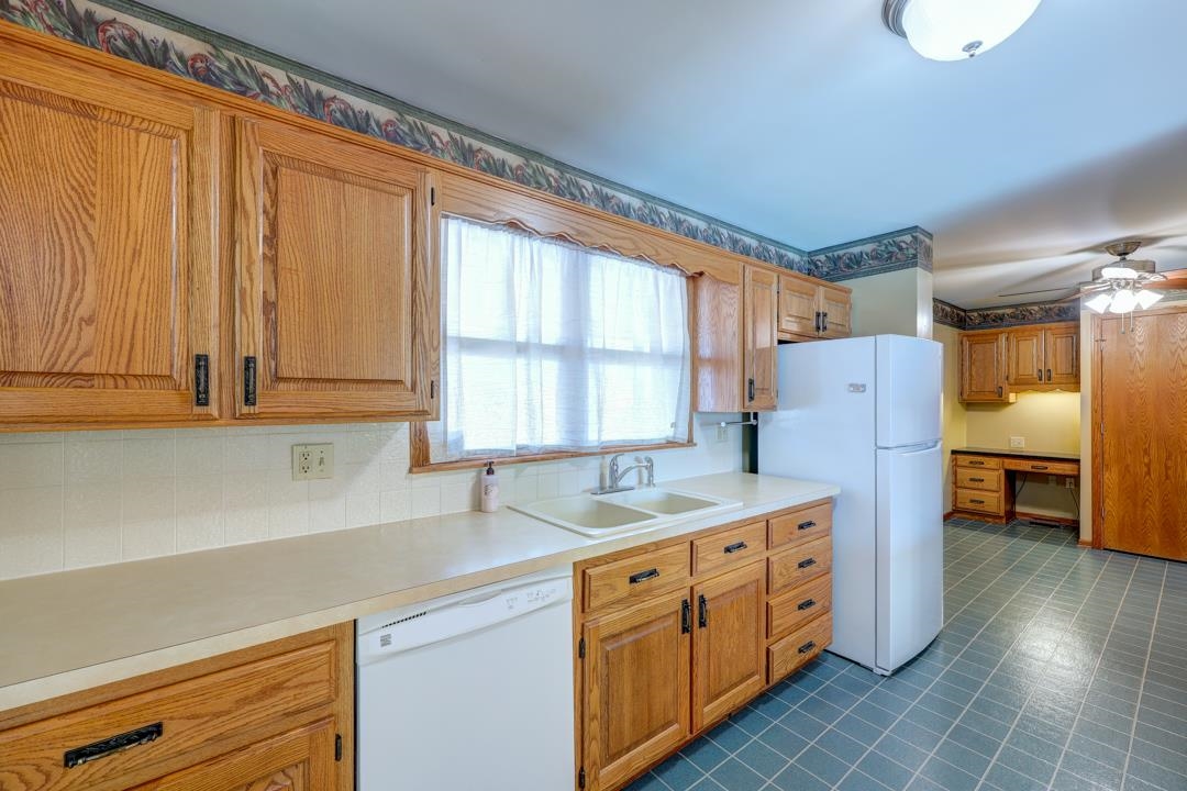 235 Random Rd Property Photo 4