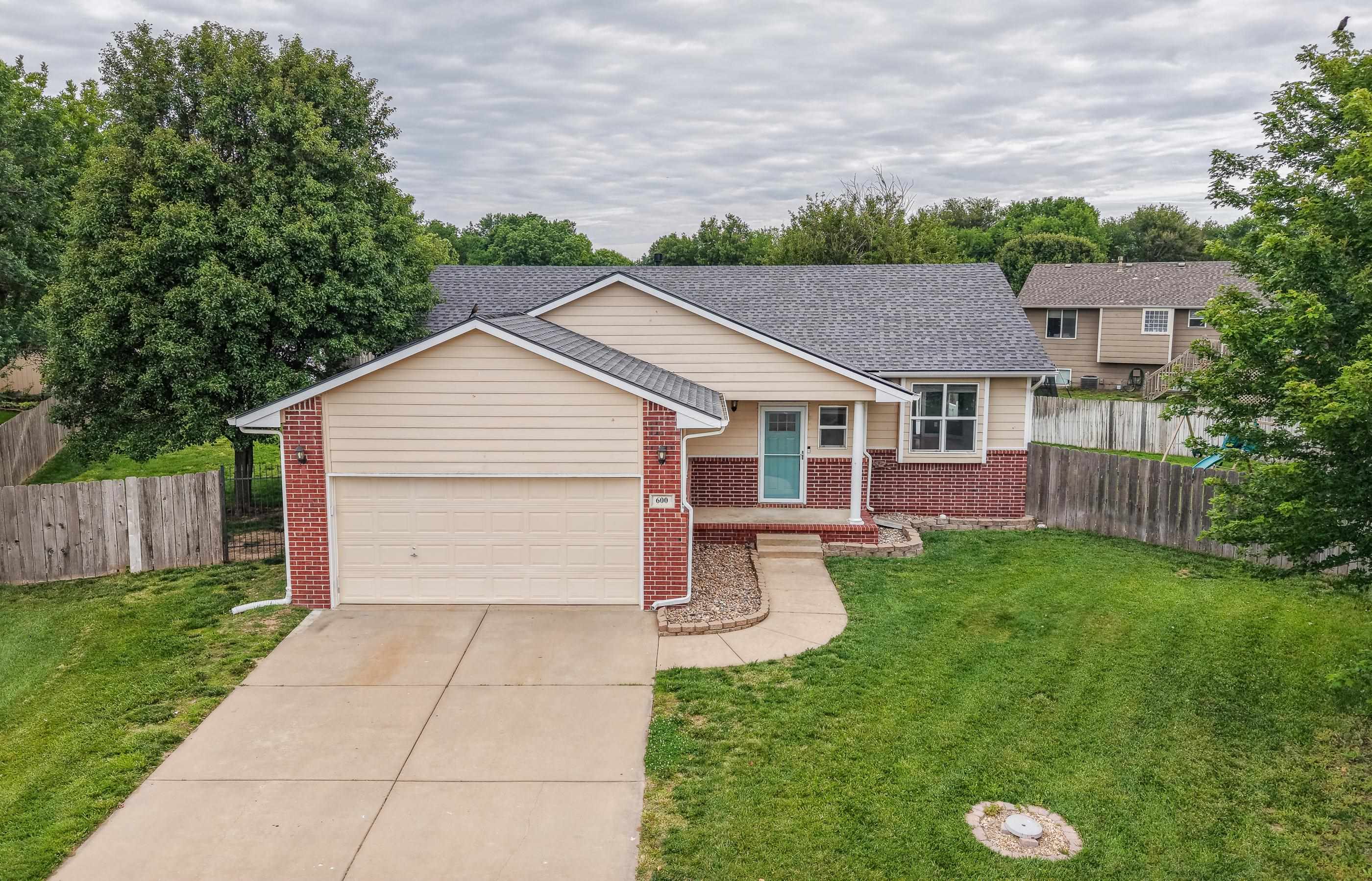 600 Laramie Cir Property Photo 1