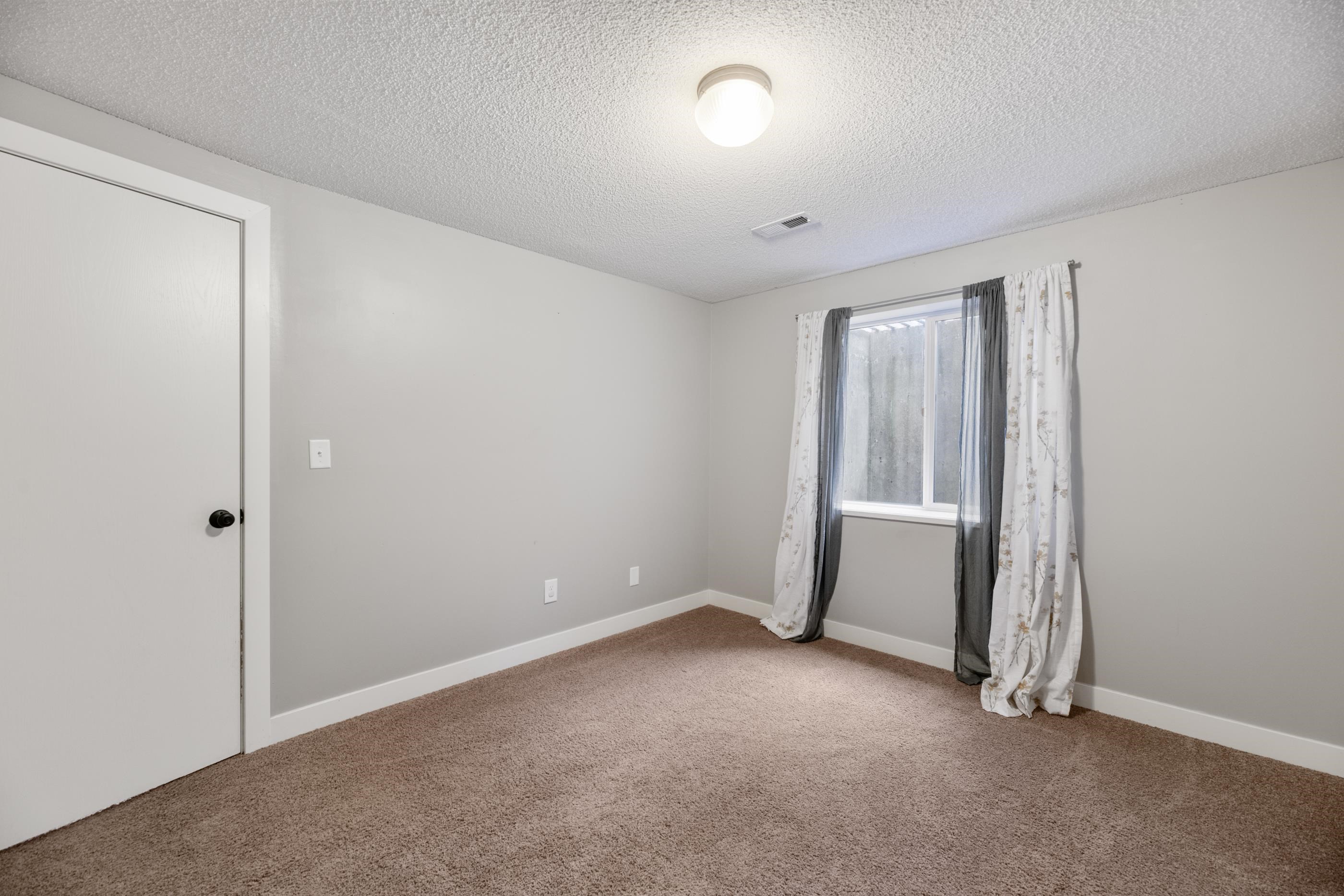 600 Laramie Cir Property Photo 32