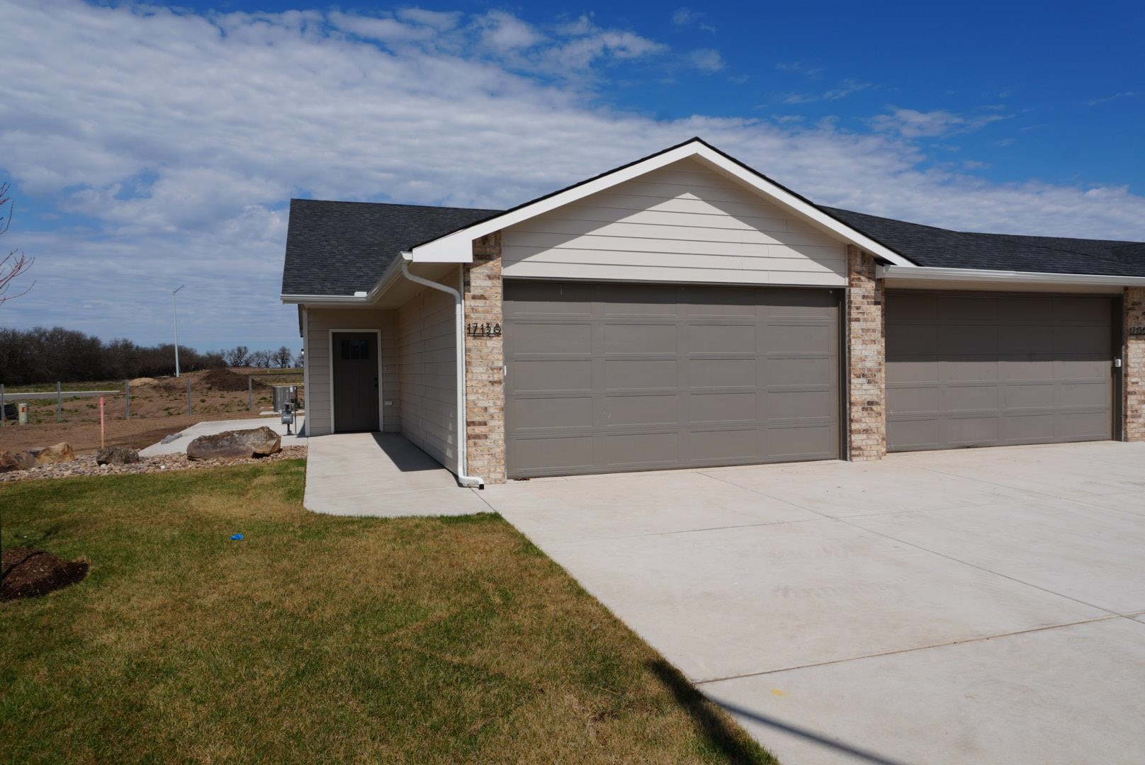 17138 W Lawson Cir Property Photo 1