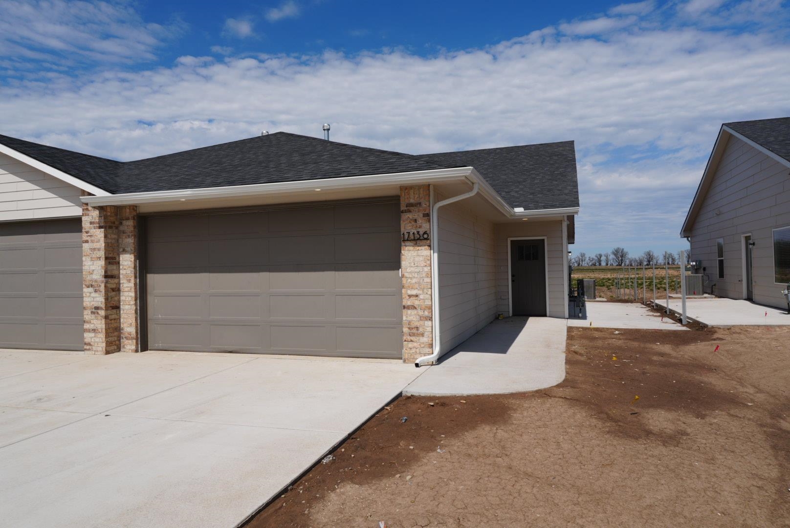 17136 W Lawson Cir Property Photo 1