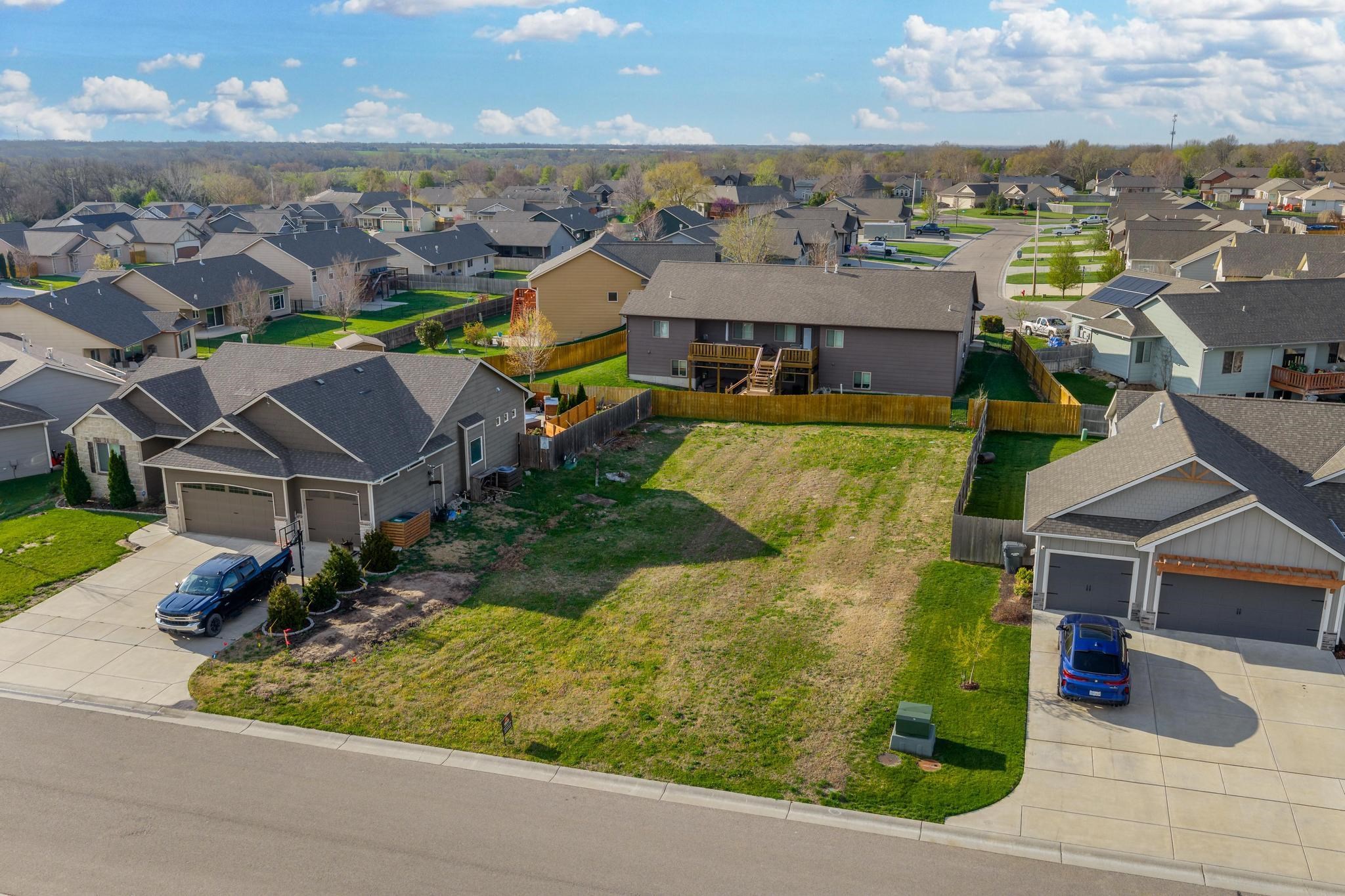 945 Ceder Brook Cir Property Photo 1