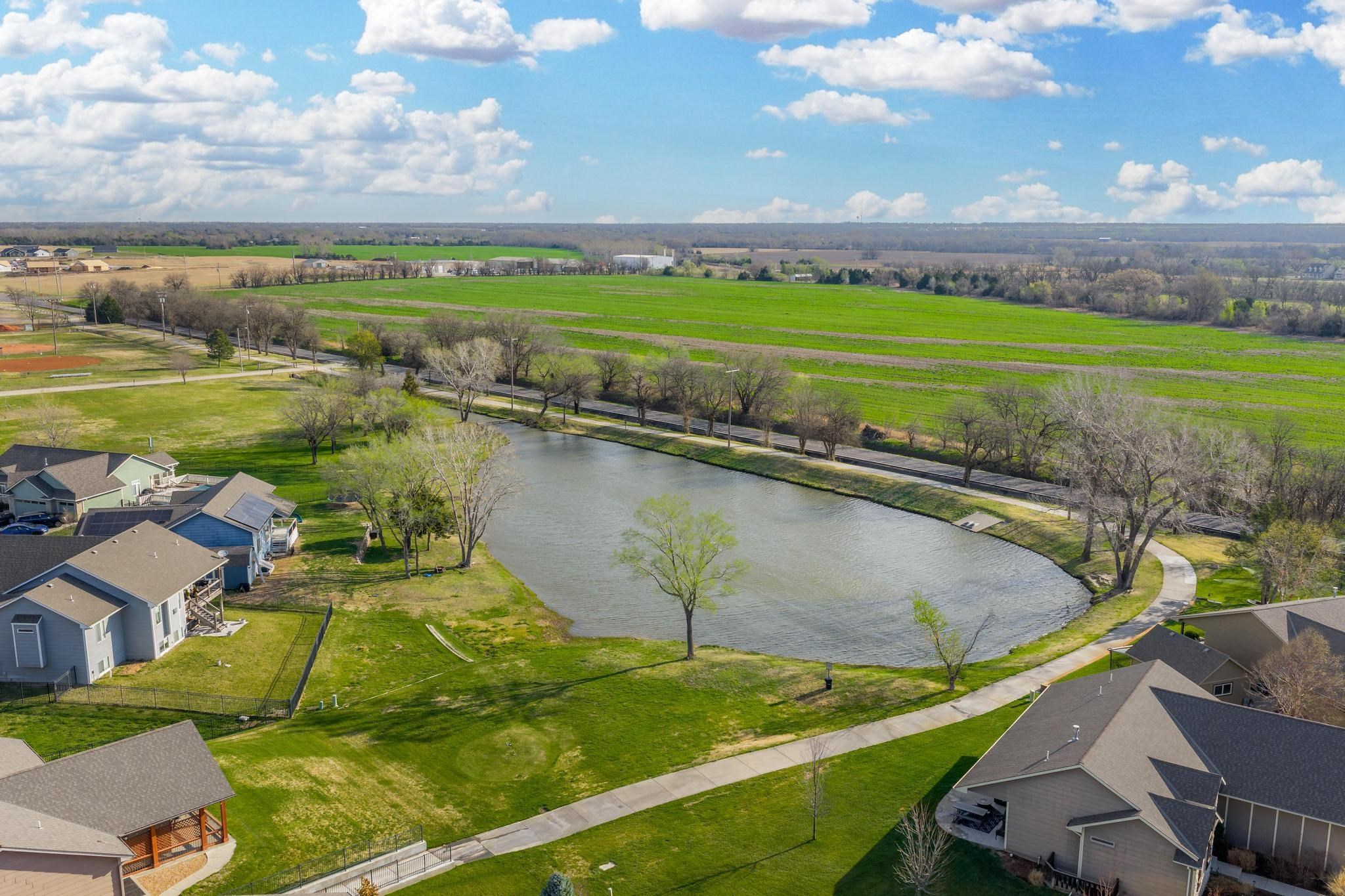 945 Ceder Brook Cir Property Photo 9