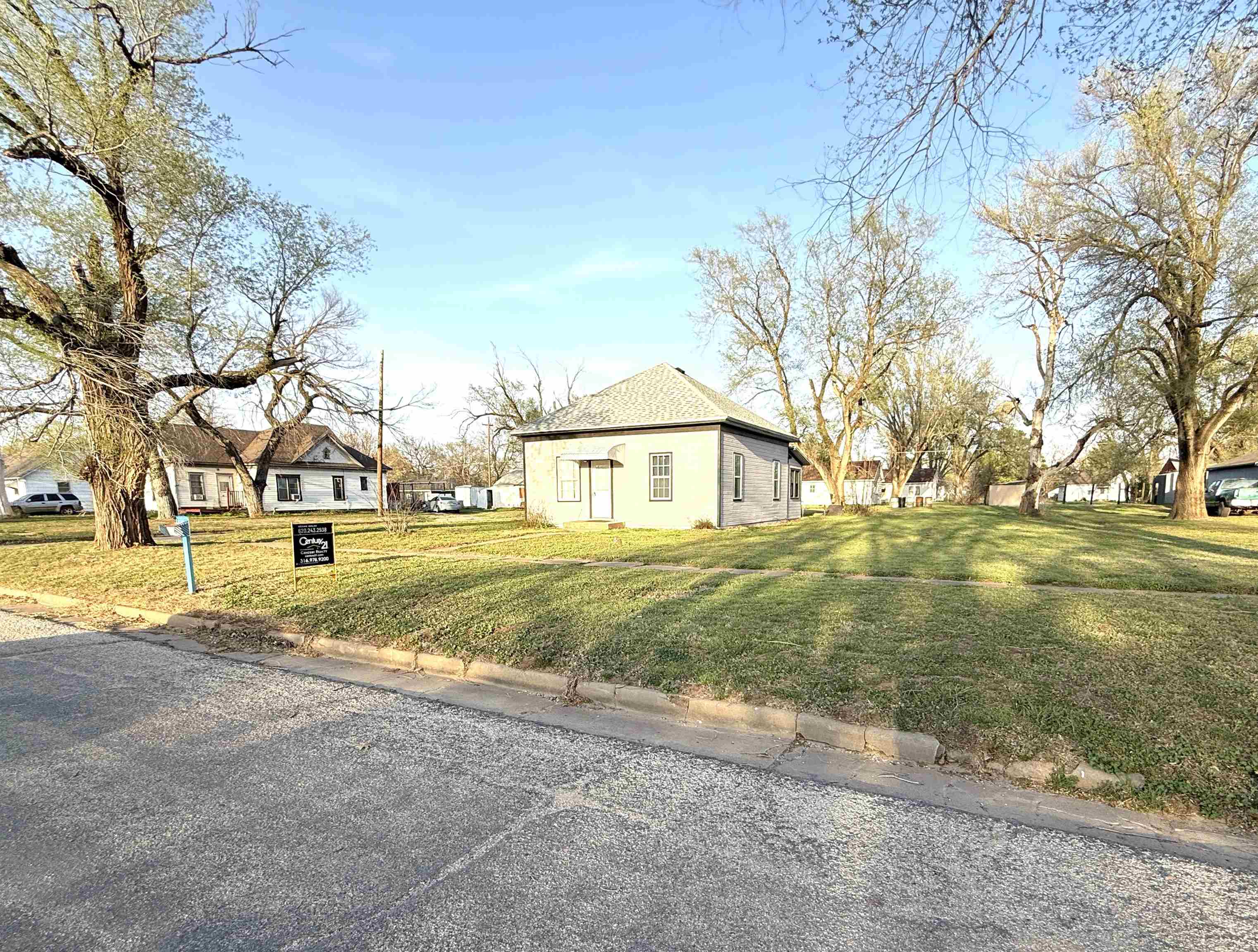 401 S Lincoln Ave Property Photo 2
