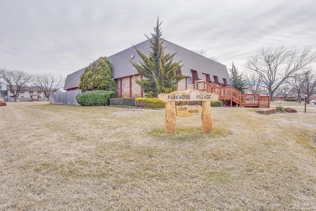 1312 Parkwood Dr Property Photo 18