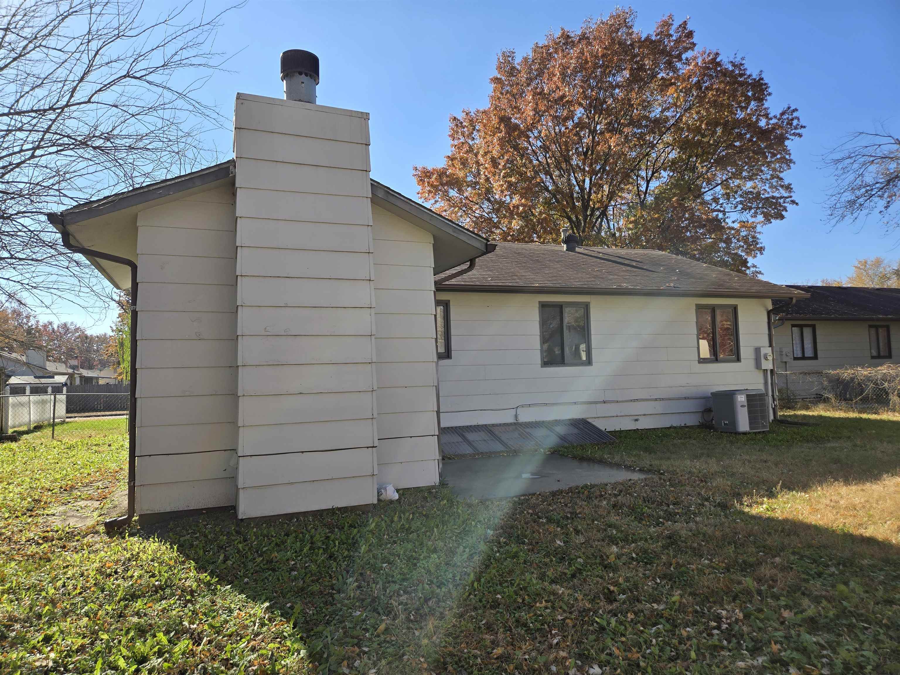 11210 W Taylor St Property Photo 6