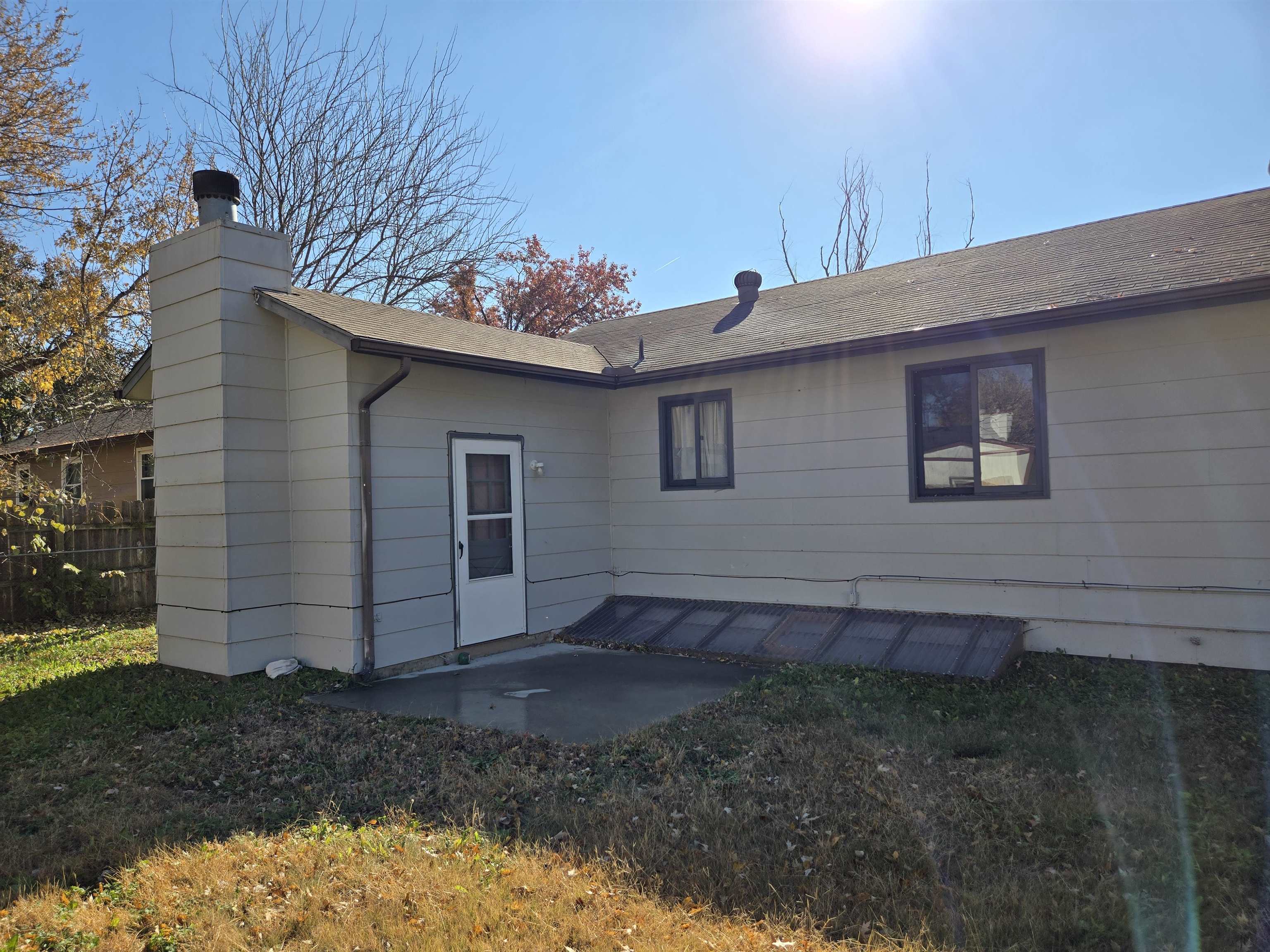 11210 W Taylor St Property Photo 7