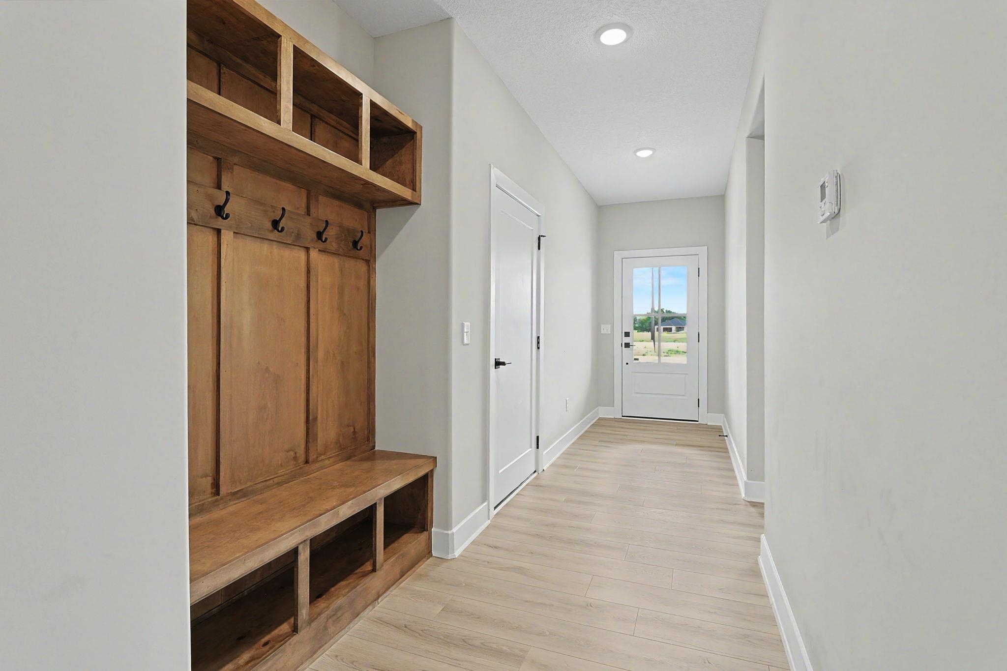348 S Buckland St Property Photo 3