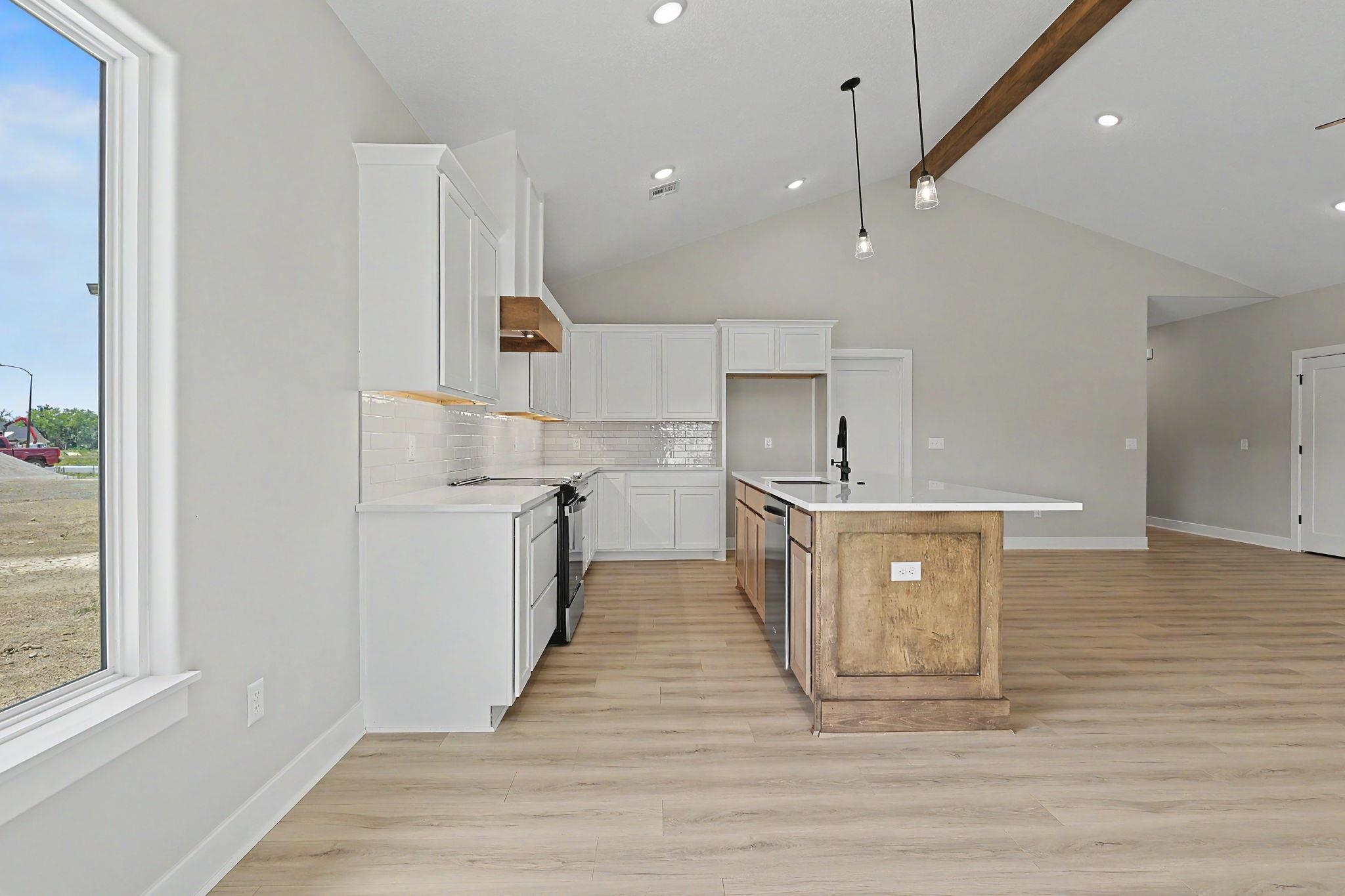 348 S Buckland St Property Photo 15