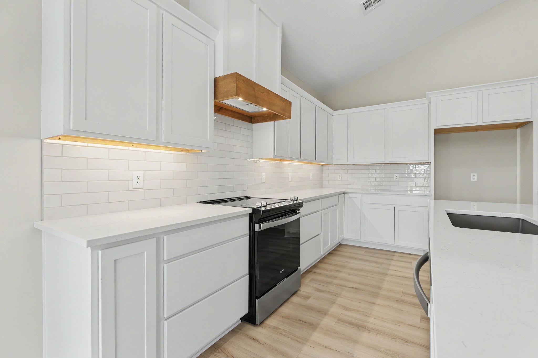 348 S Buckland St Property Photo 16