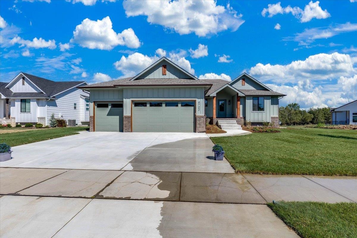 4722 N Saker Property Photo 1
