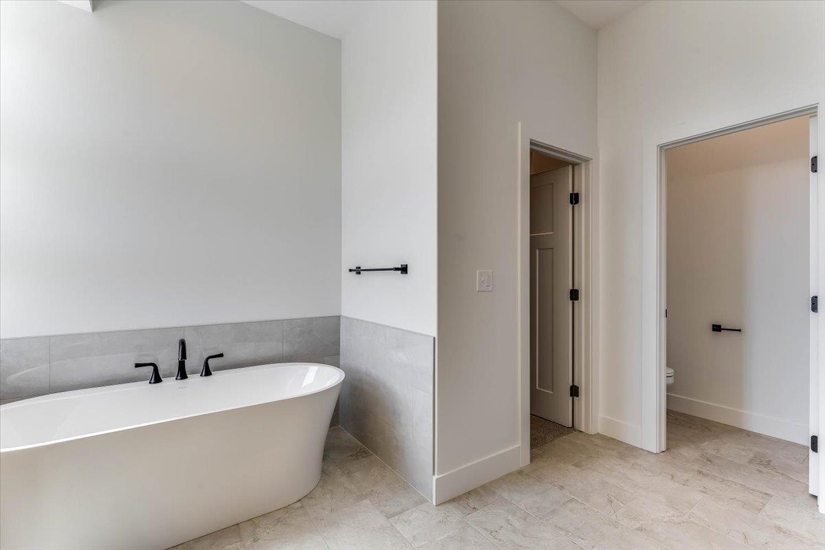 4722 N Saker Property Photo 27
