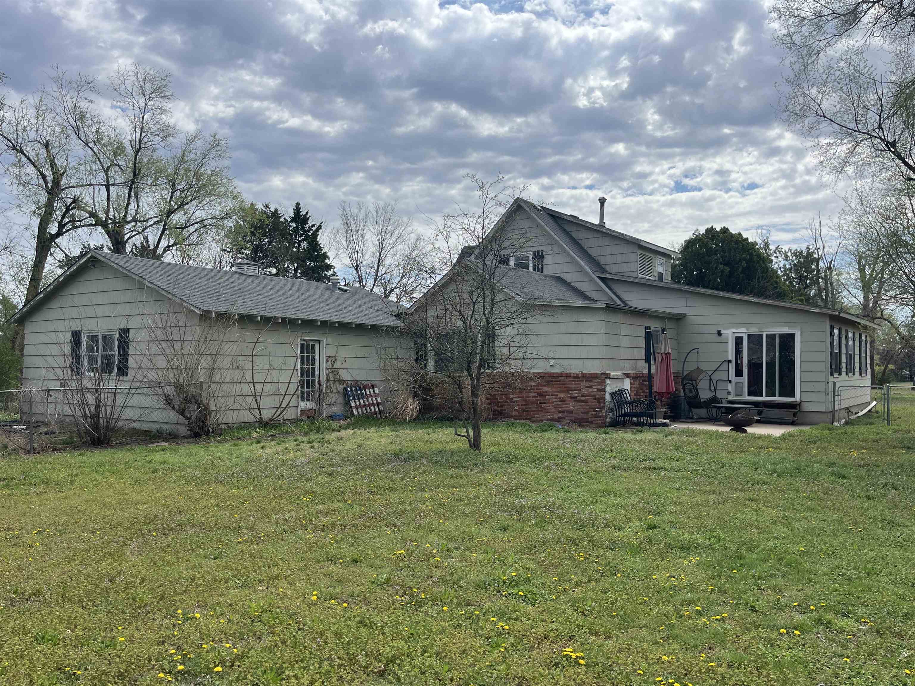 1512 W Blanchard Ave Property Photo 17