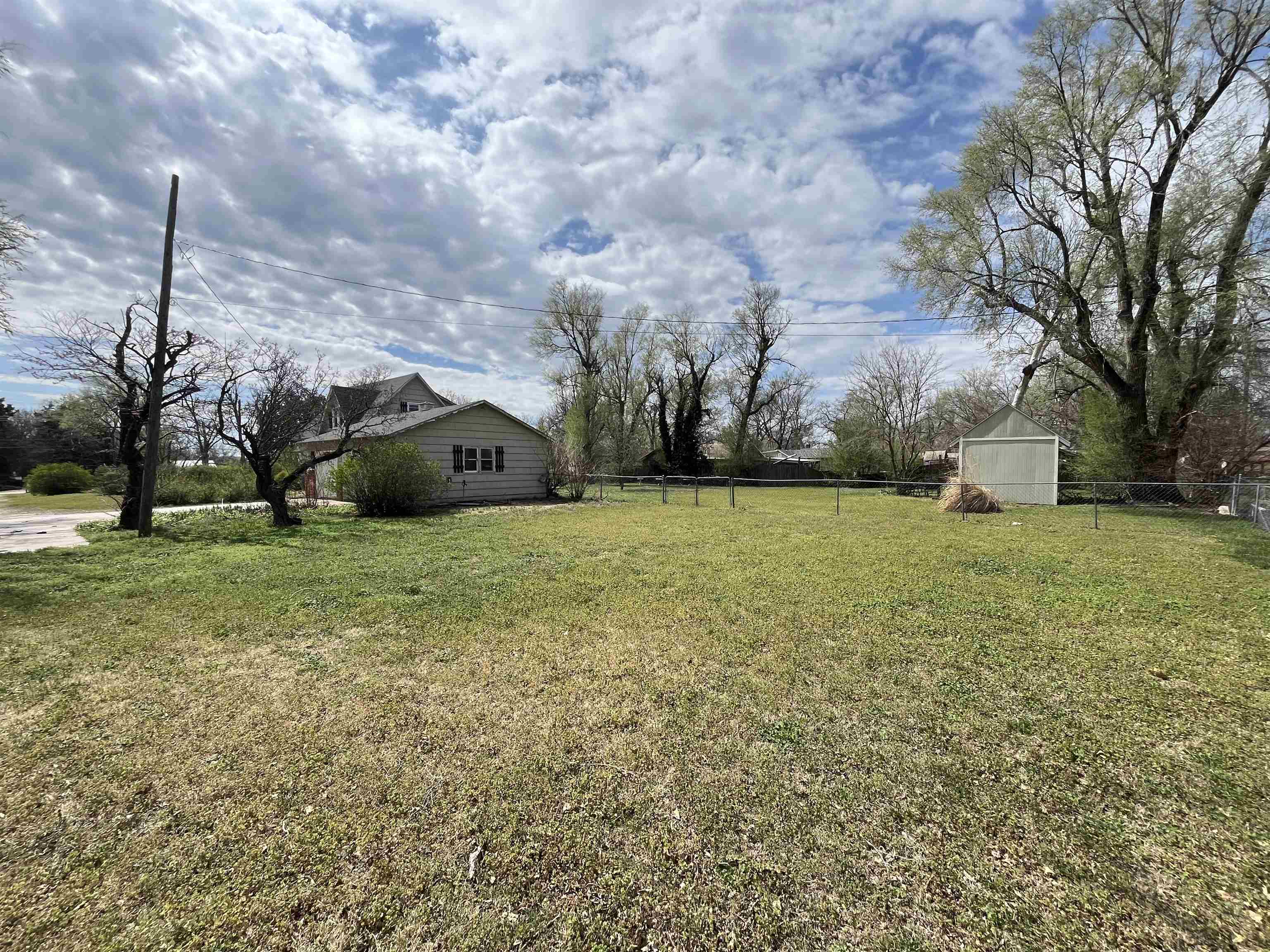 1512 W Blanchard Ave Property Photo 20