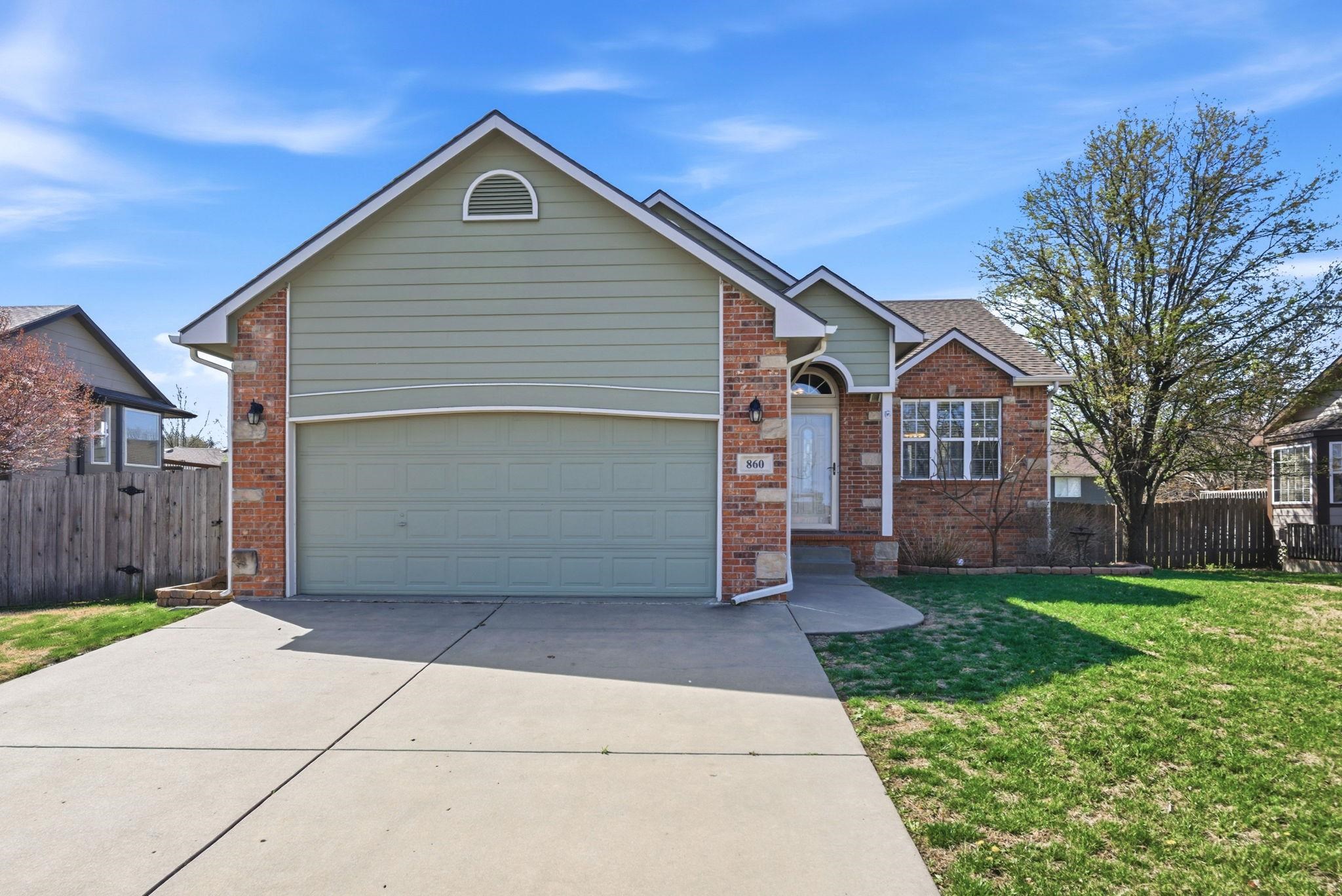 860 S Sunset Cir Property Photo 1