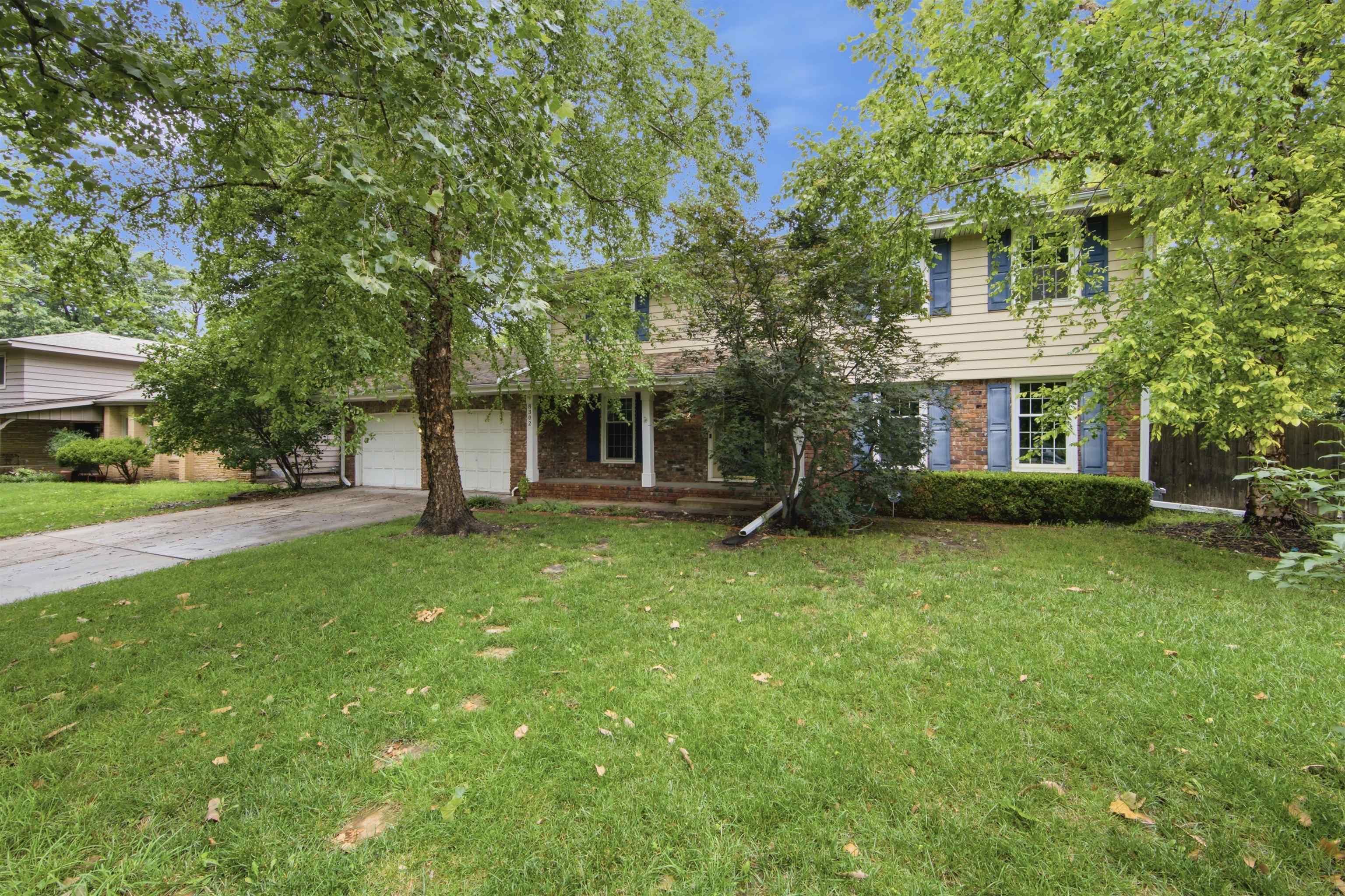 8302 E Limerick Property Photo 1