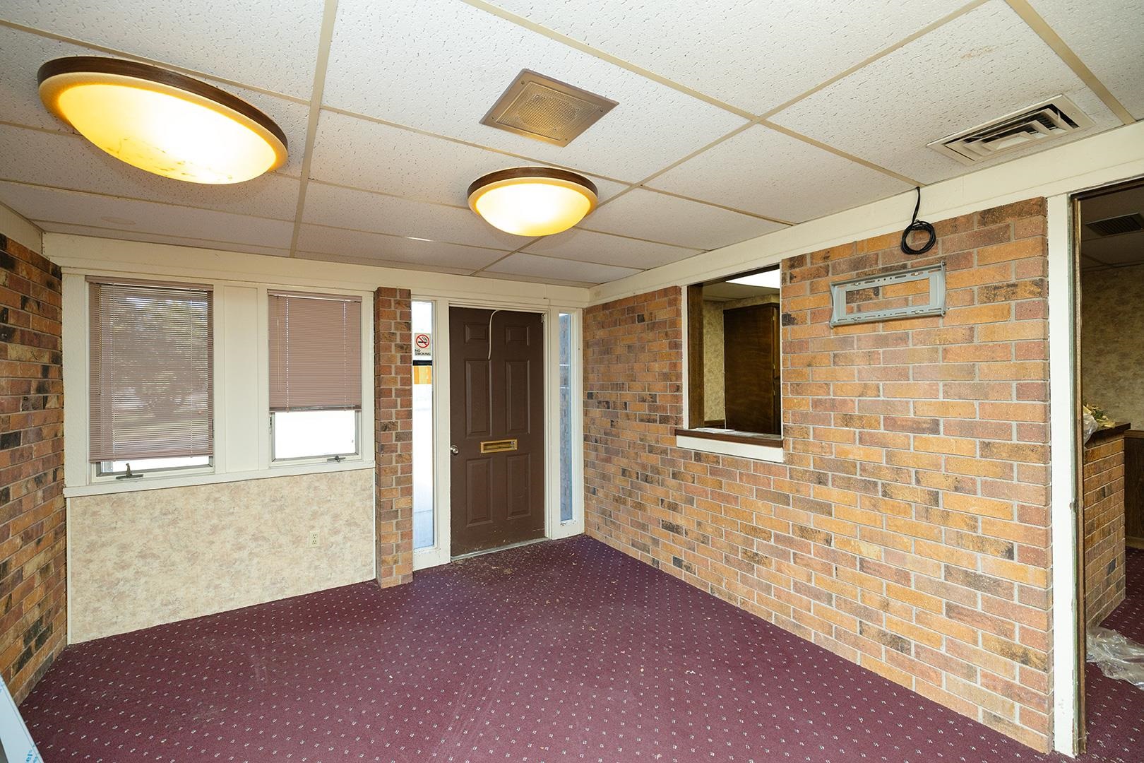 504 N Poplar Property Photo 9
